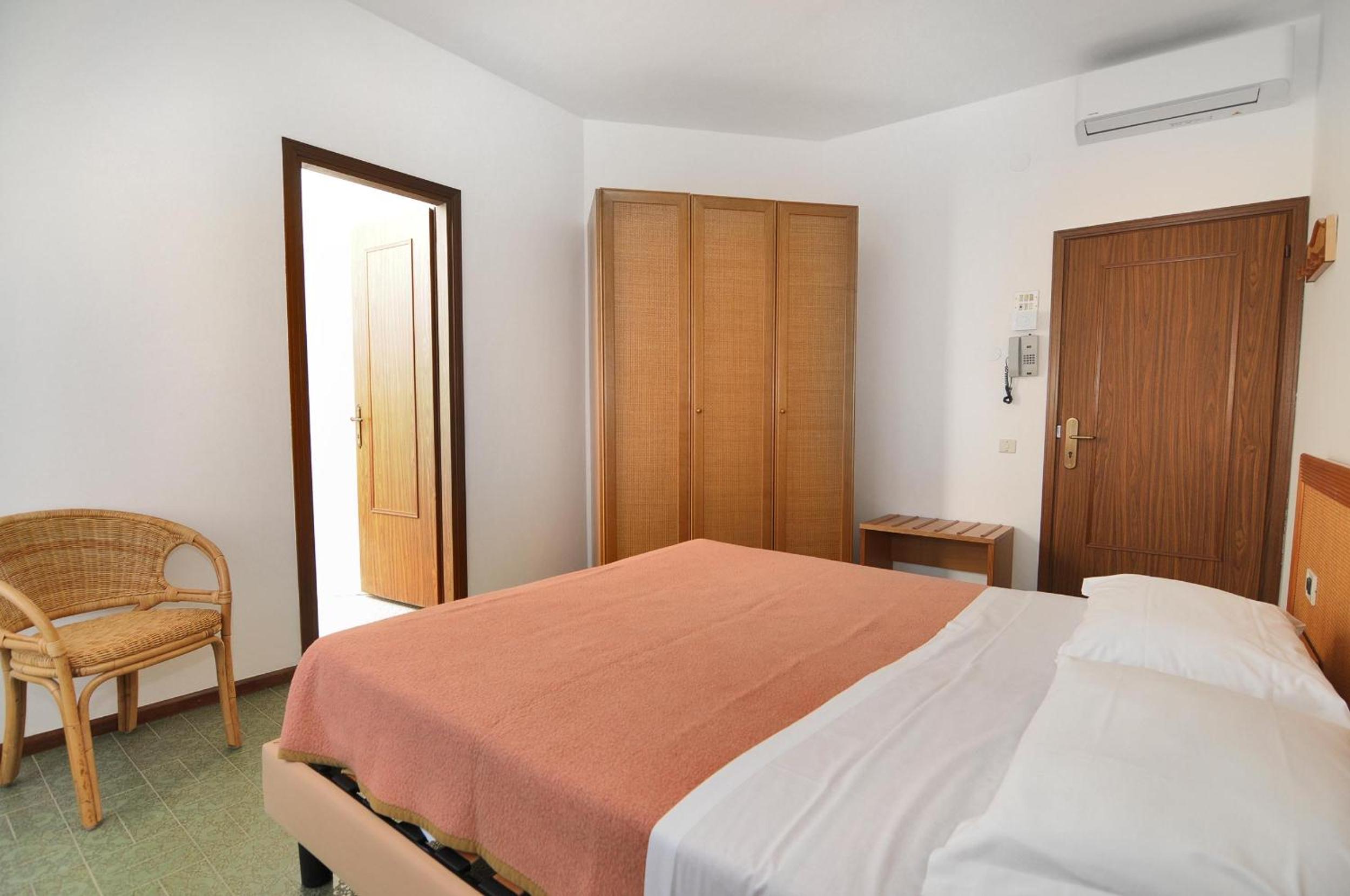 Economy Double or Twin Room - Photo 32