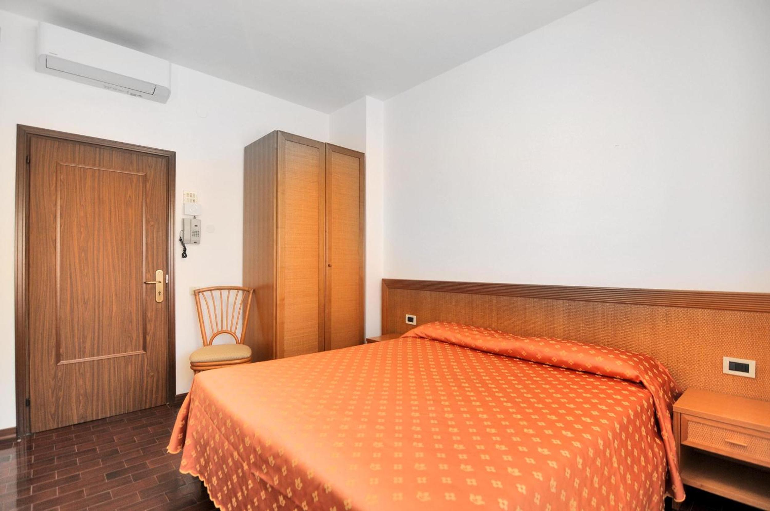 Economy Double or Twin Room - Photo 12