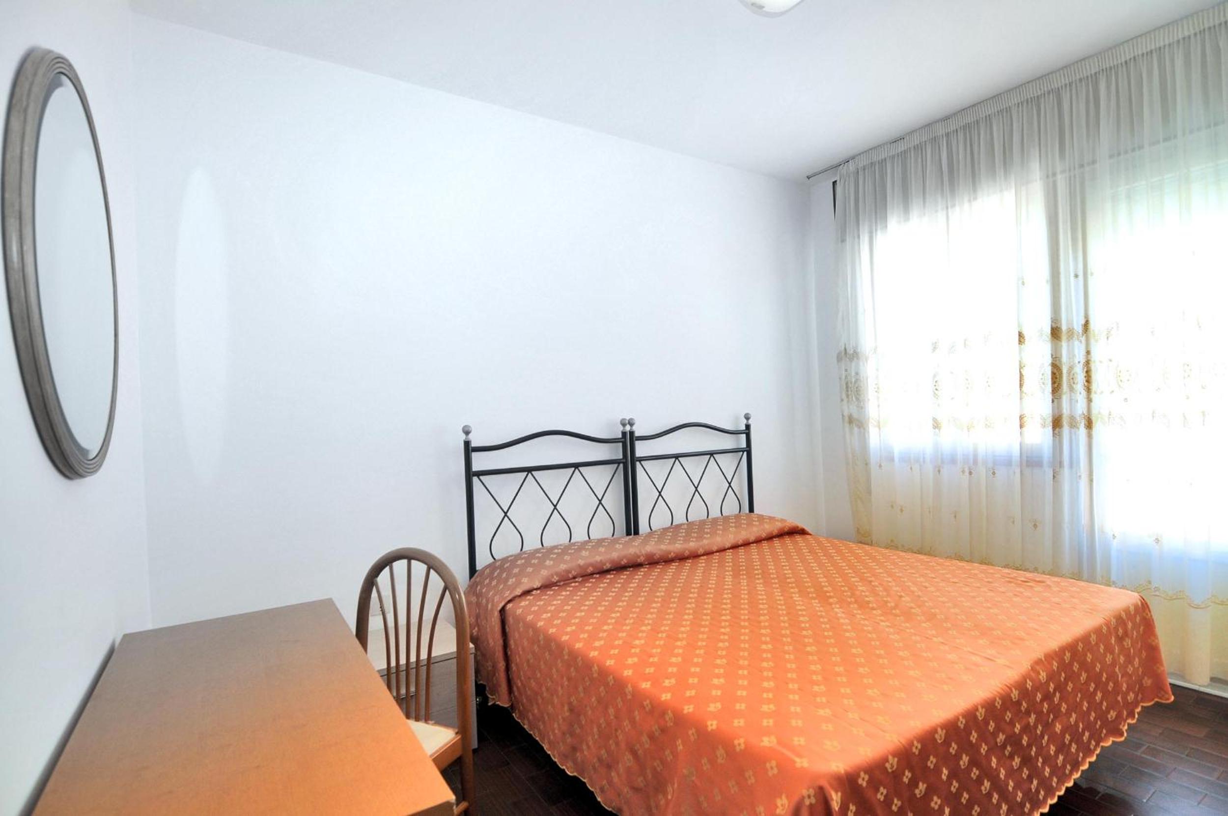 Economy Double or Twin Room - Photo 8