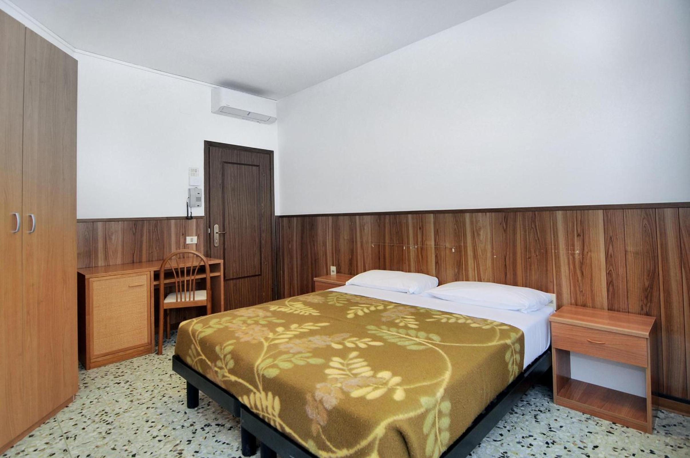 Economy Double or Twin Room - Photo 7