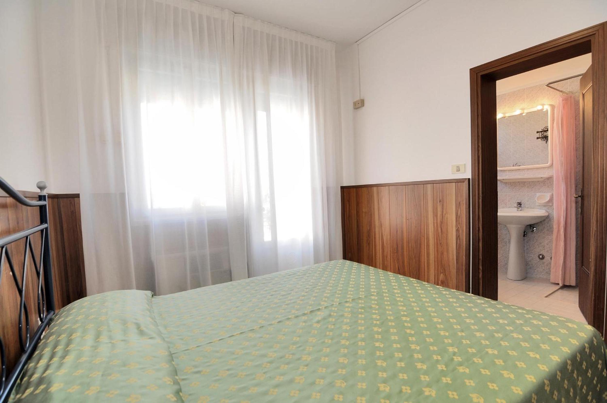 Economy Double or Twin Room - Photo 27