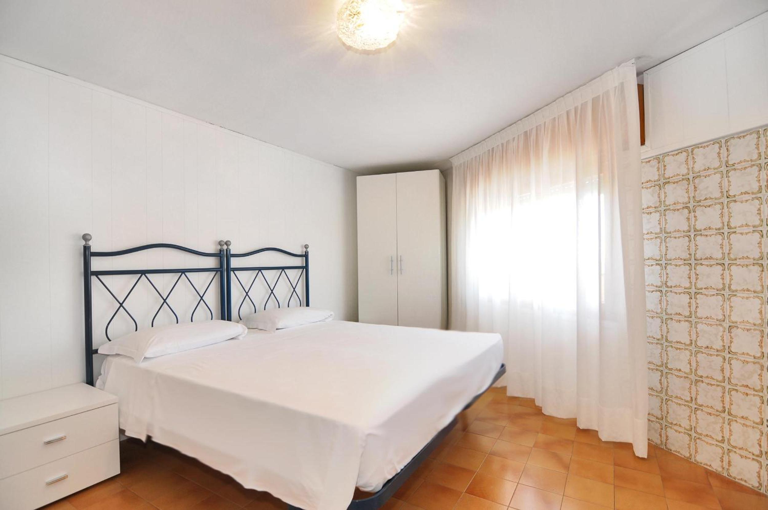 Small Double Room - Photo 4