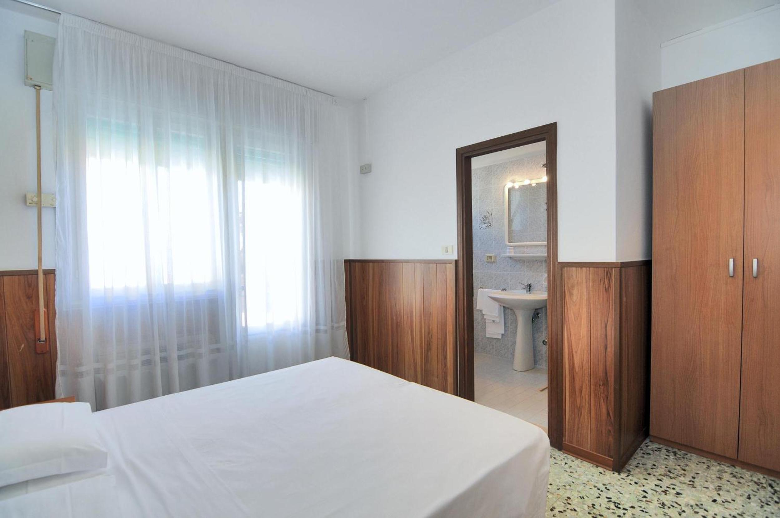Economy Double or Twin Room - Photo 22