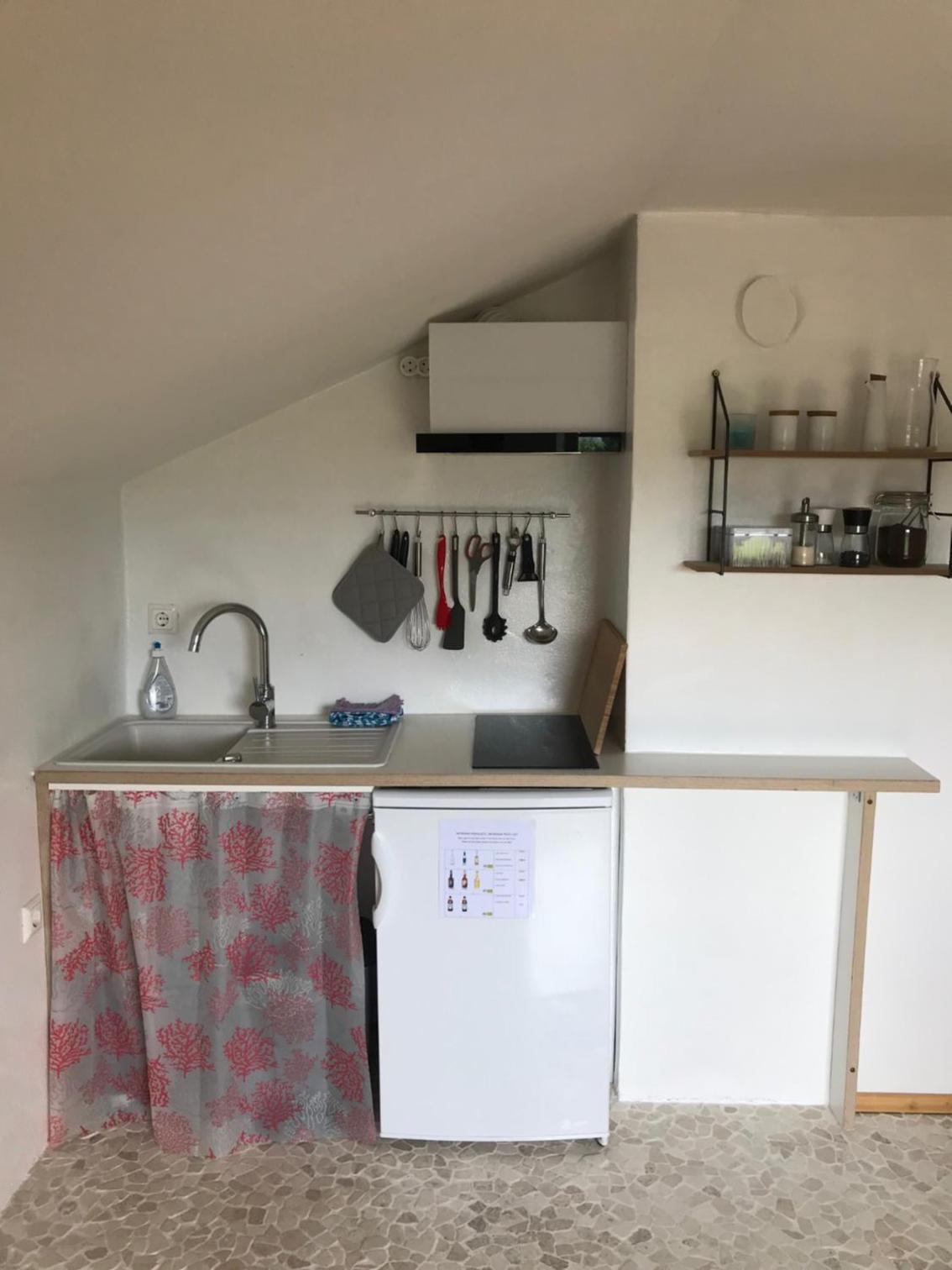 Apartment with Balcony and Mountain View photo 2