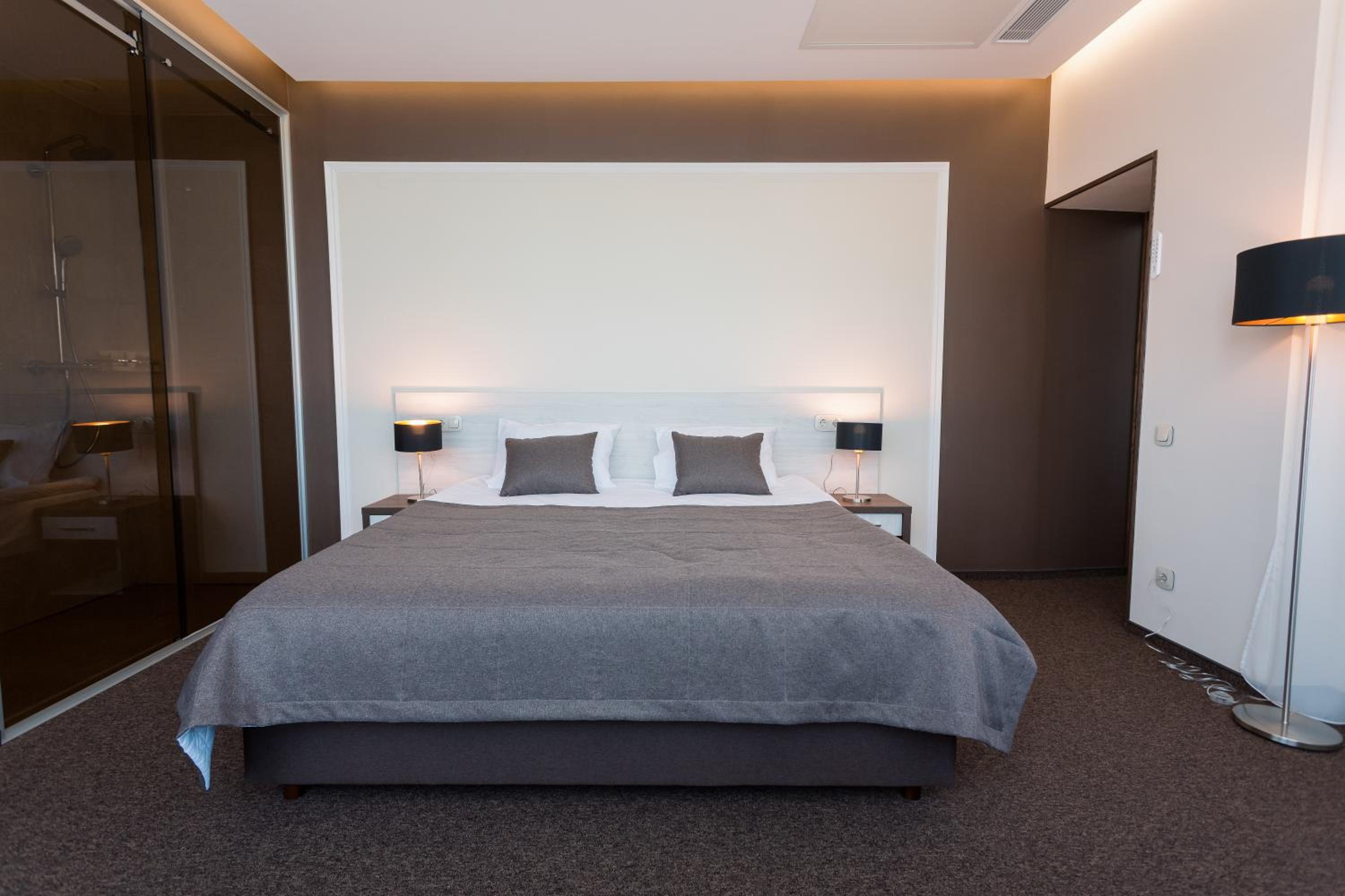 King Suite with Pool View and Access to the Spa photo 3