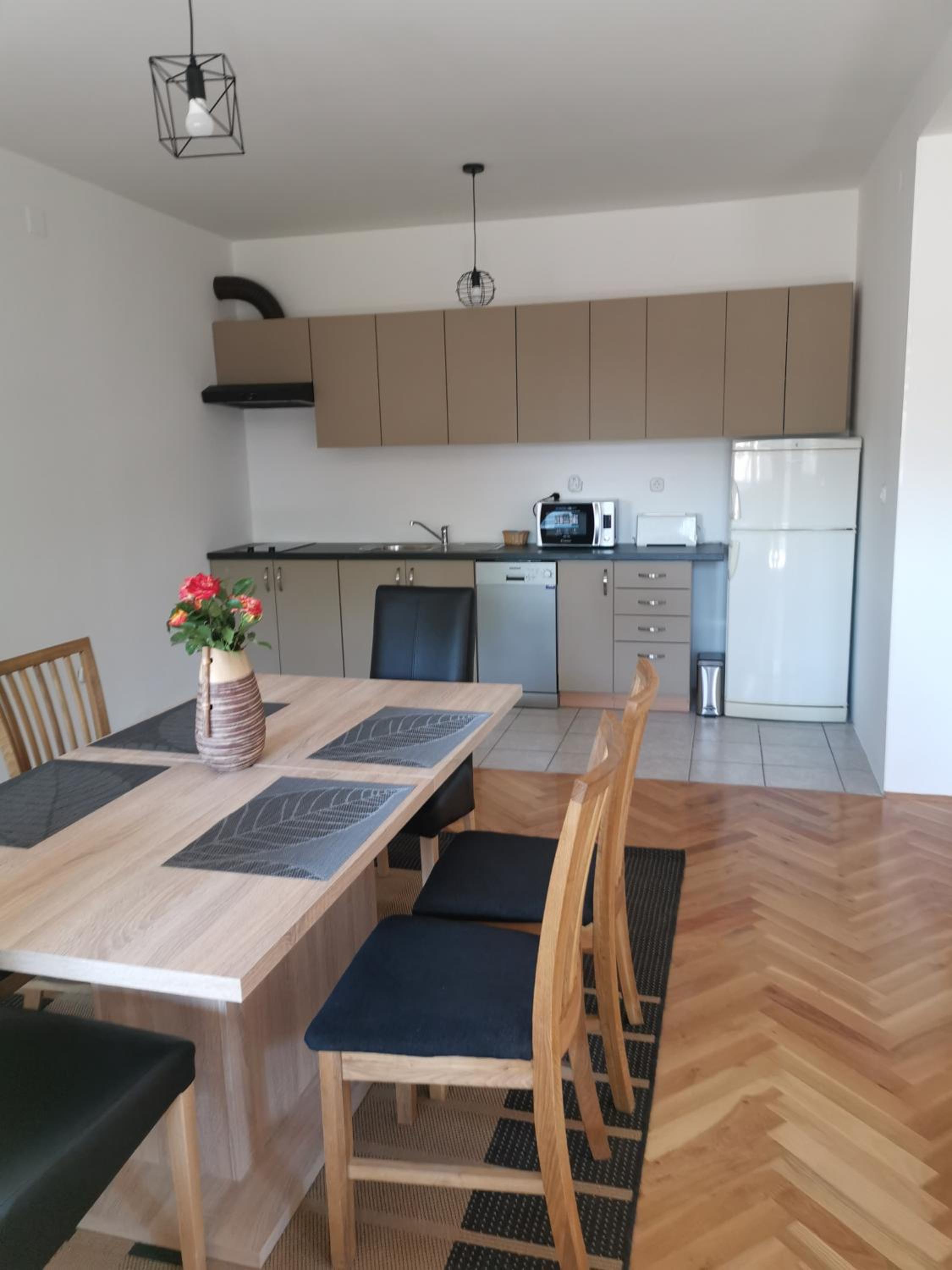Two-Bedroom Apartment - Photo 6
