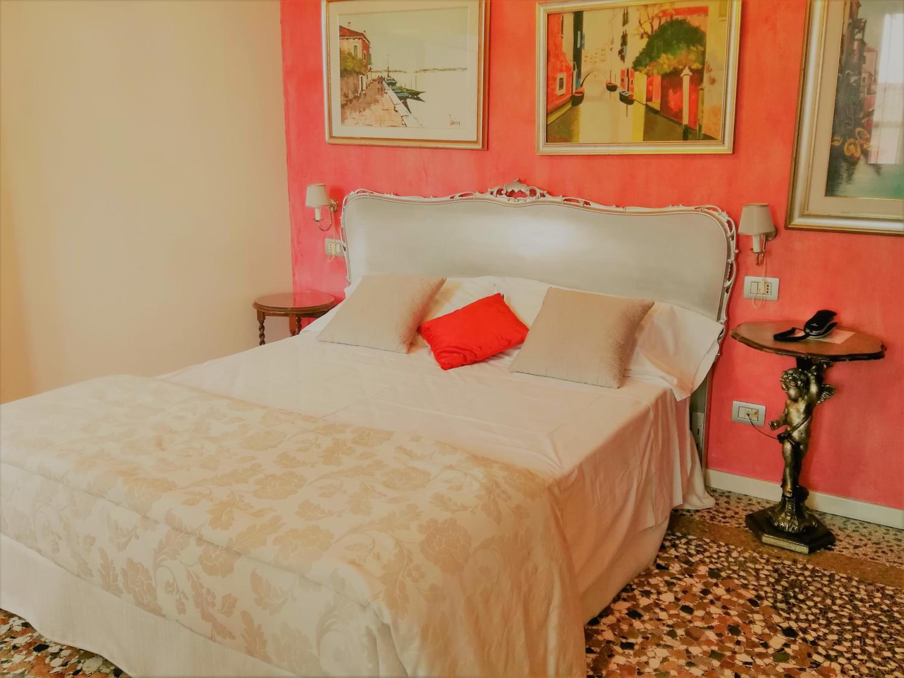 Classic Double or Twin Room - Photo 1