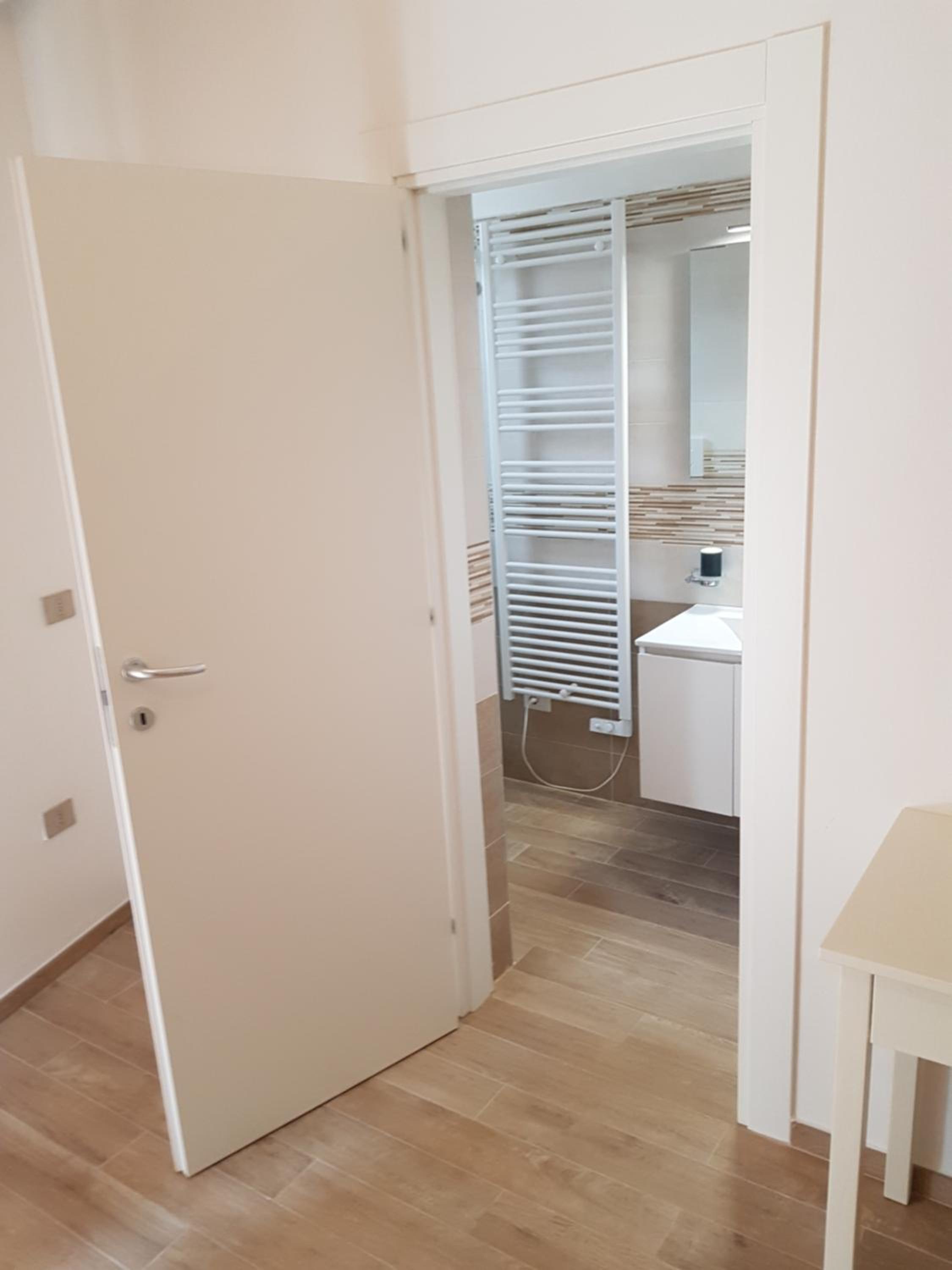 Deluxe Room (2 Adults + 1 Child) - Photo 20