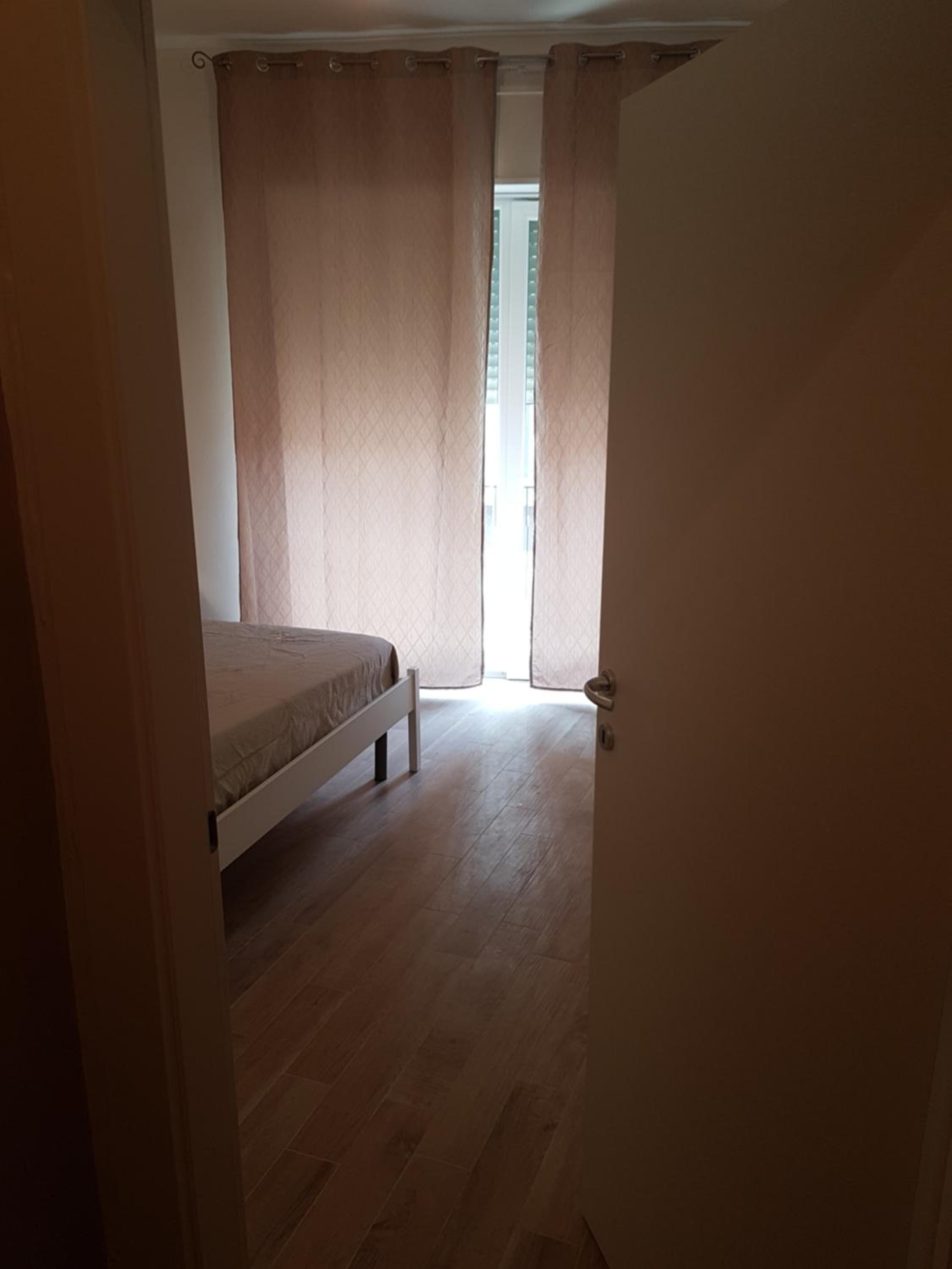 Deluxe Room (2 Adults + 1 Child) - Photo 14