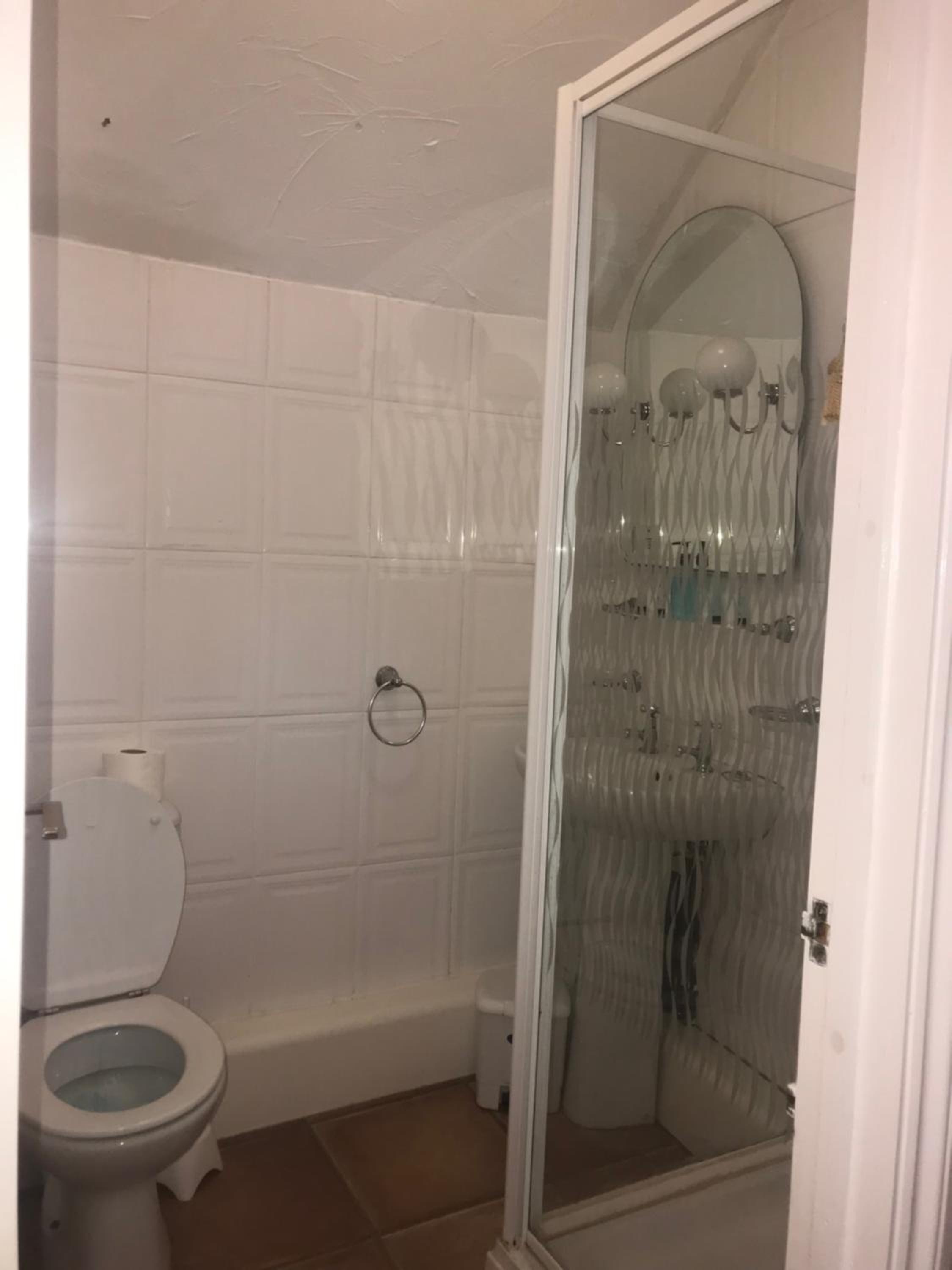 Budget Twin Room photo 3