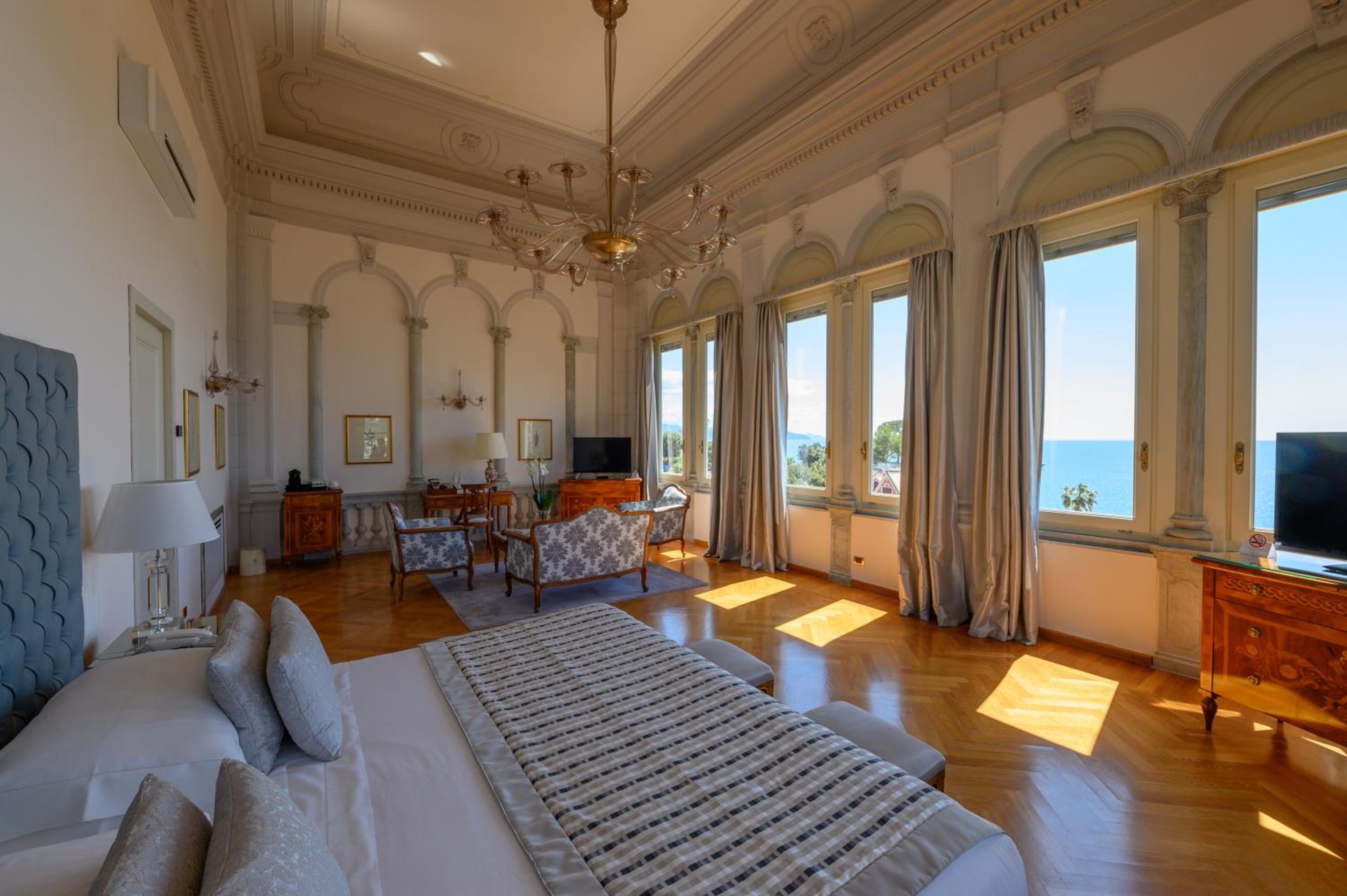 Tower Suite - Photo 1