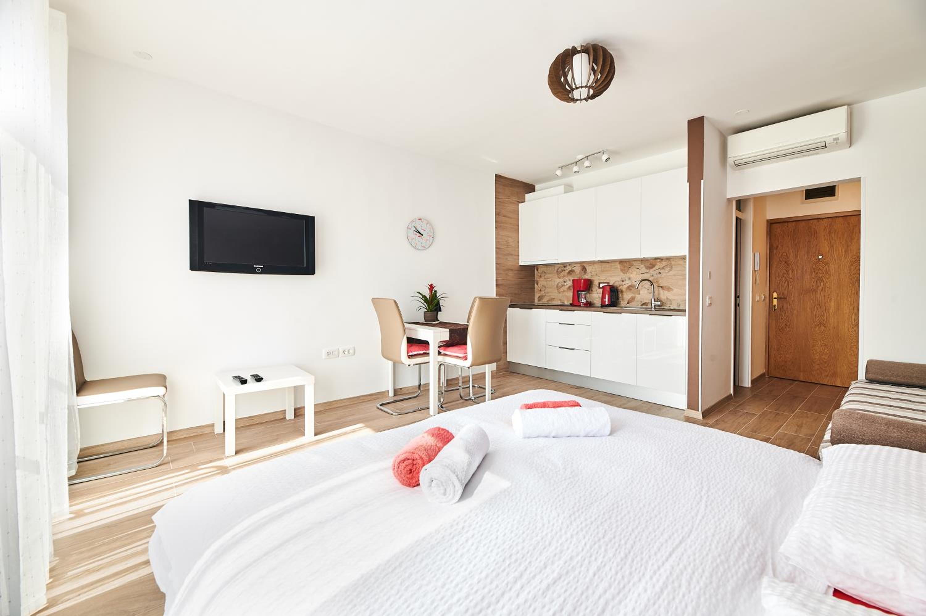 Studio Apartment
