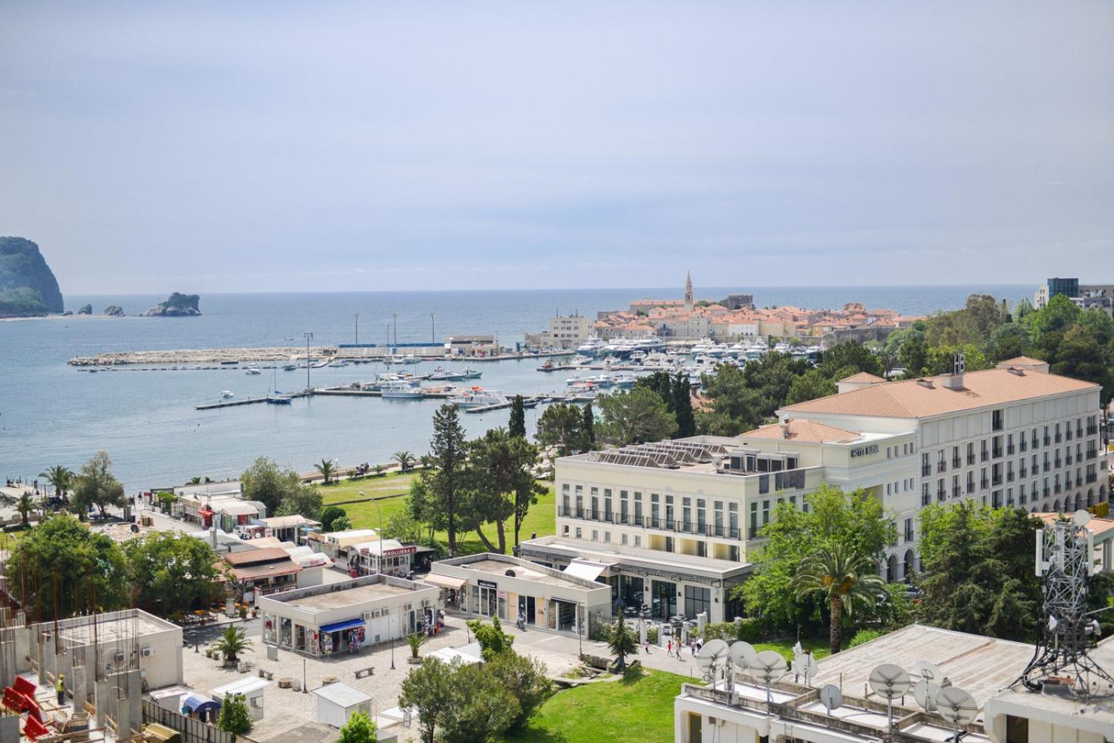 Studio Apartment with Sea View