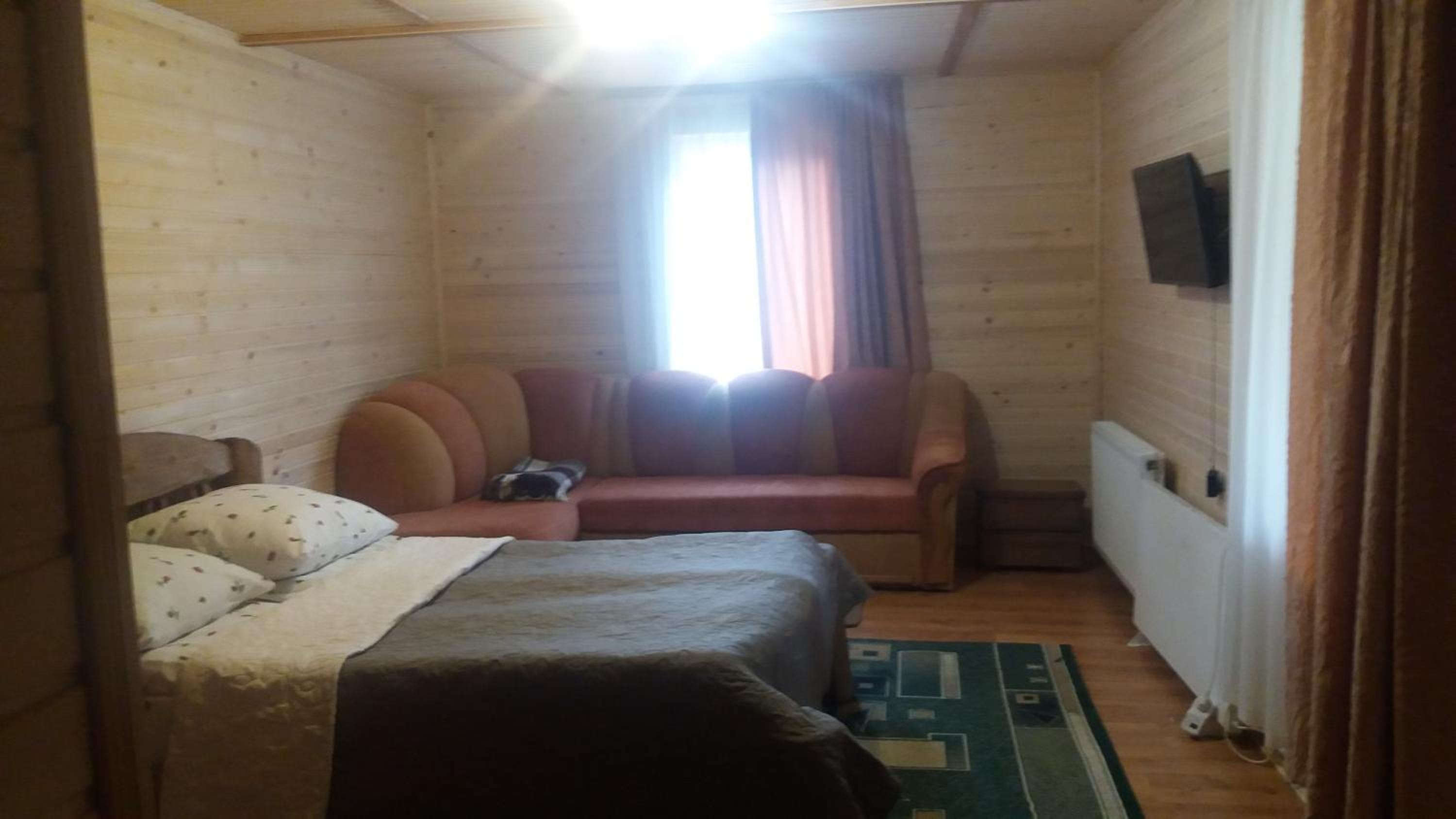 Family Room with Private Bathroom photo 1