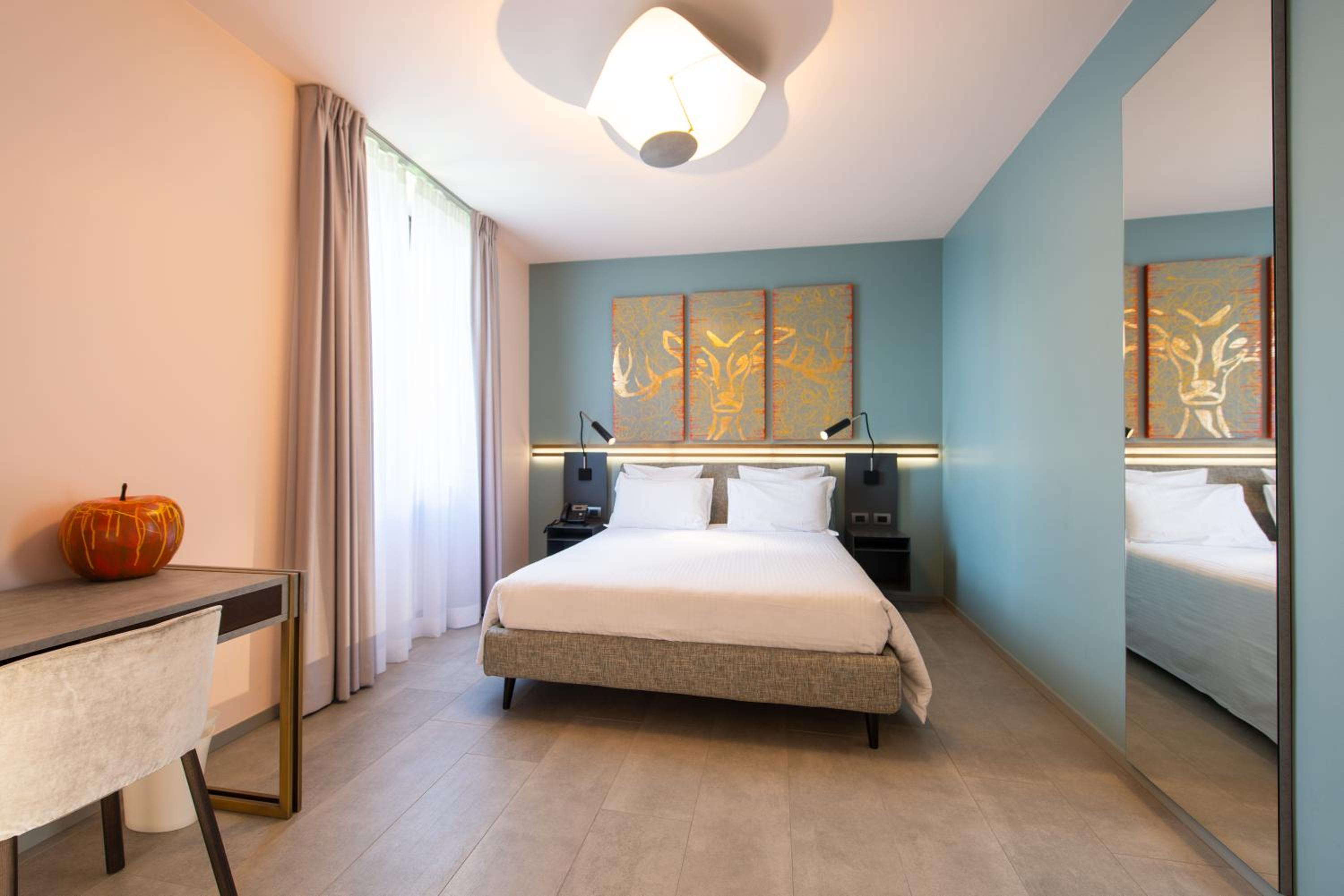 Deluxe Double Room - Photo 13