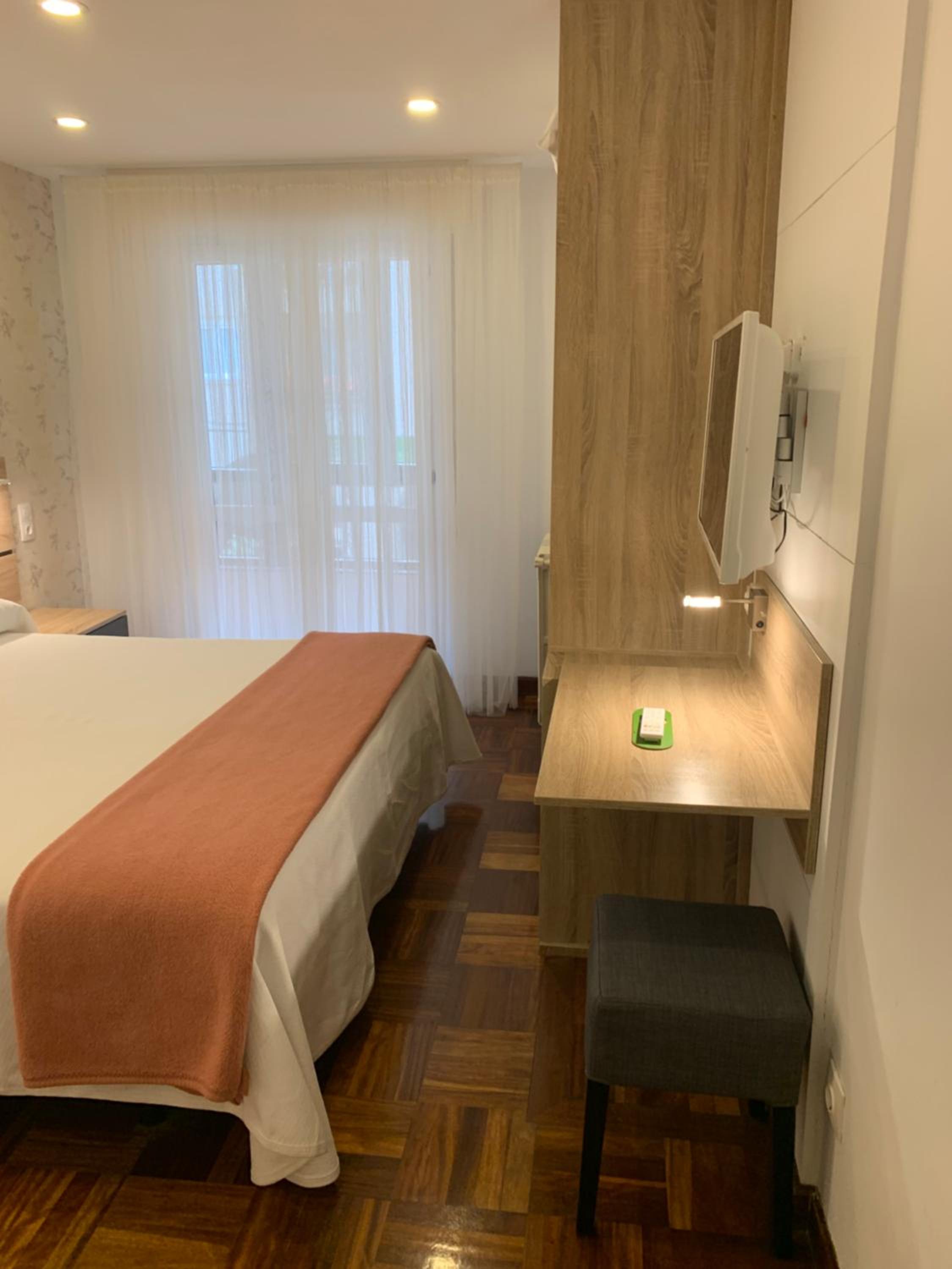 Double or Twin Room photo 3