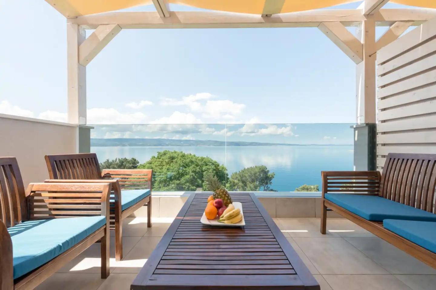 Apartment with Sea View photo 2