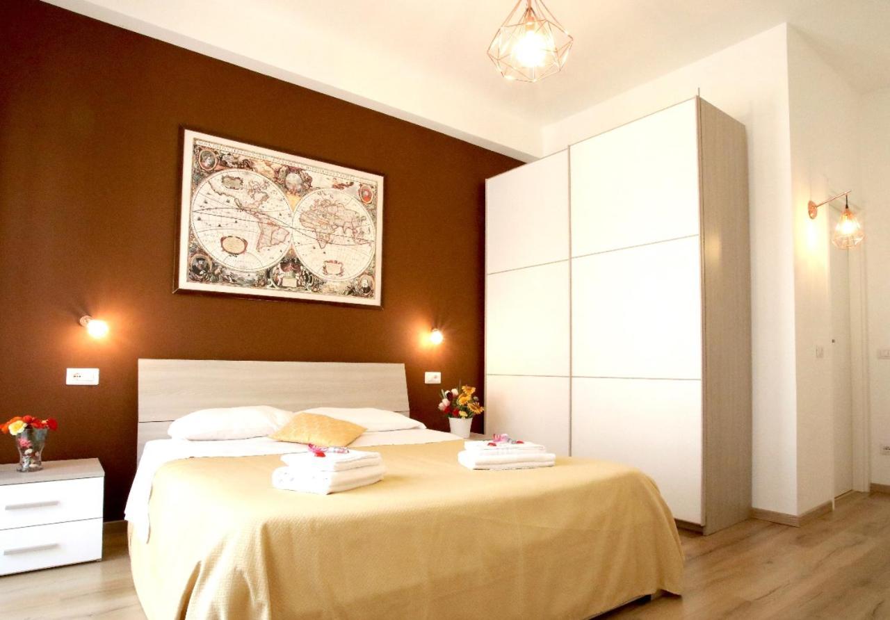 Double or Twin Room with Private Bathroom photo 2