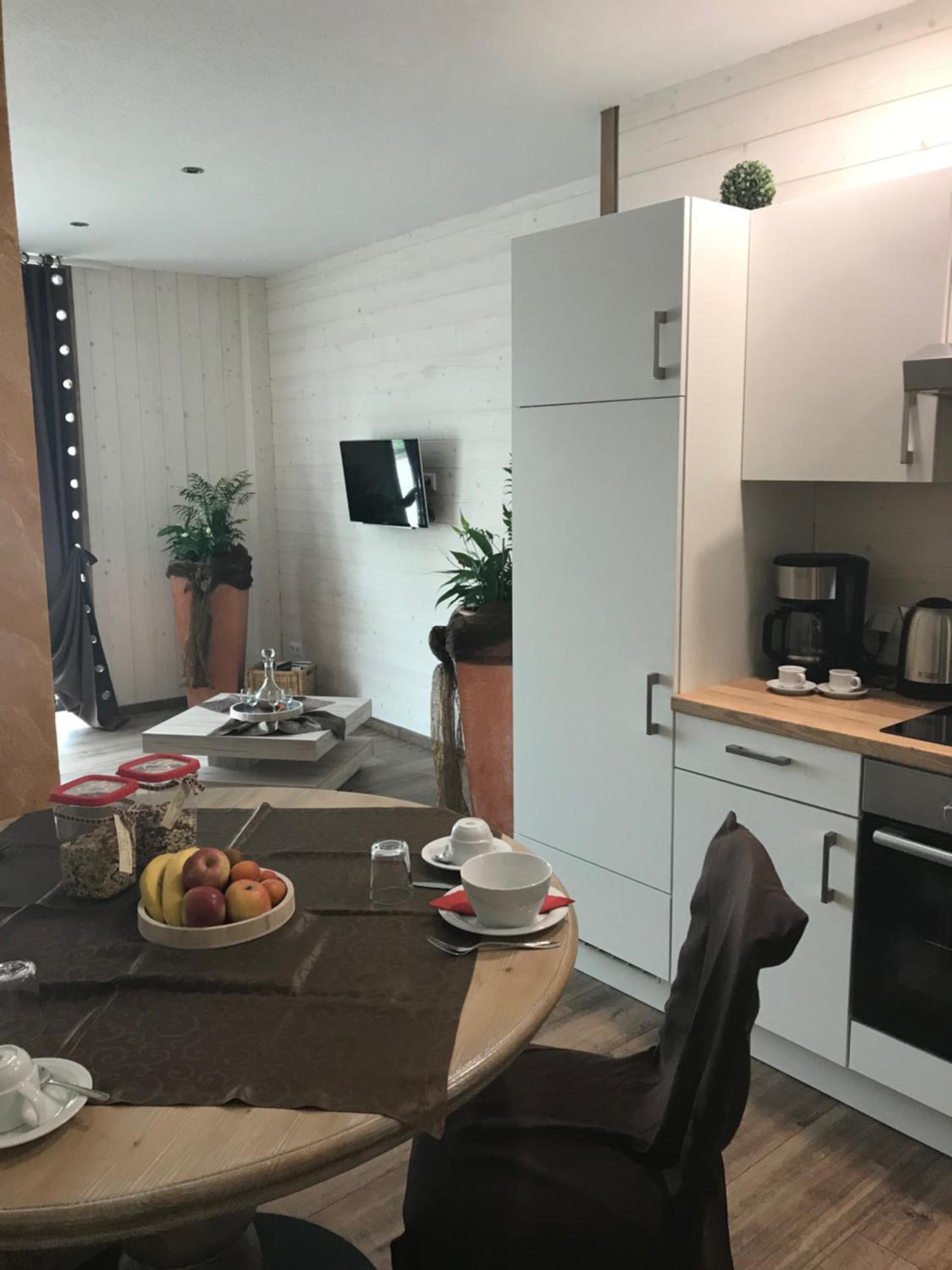 Apartment - Ground Floor - Photo 2