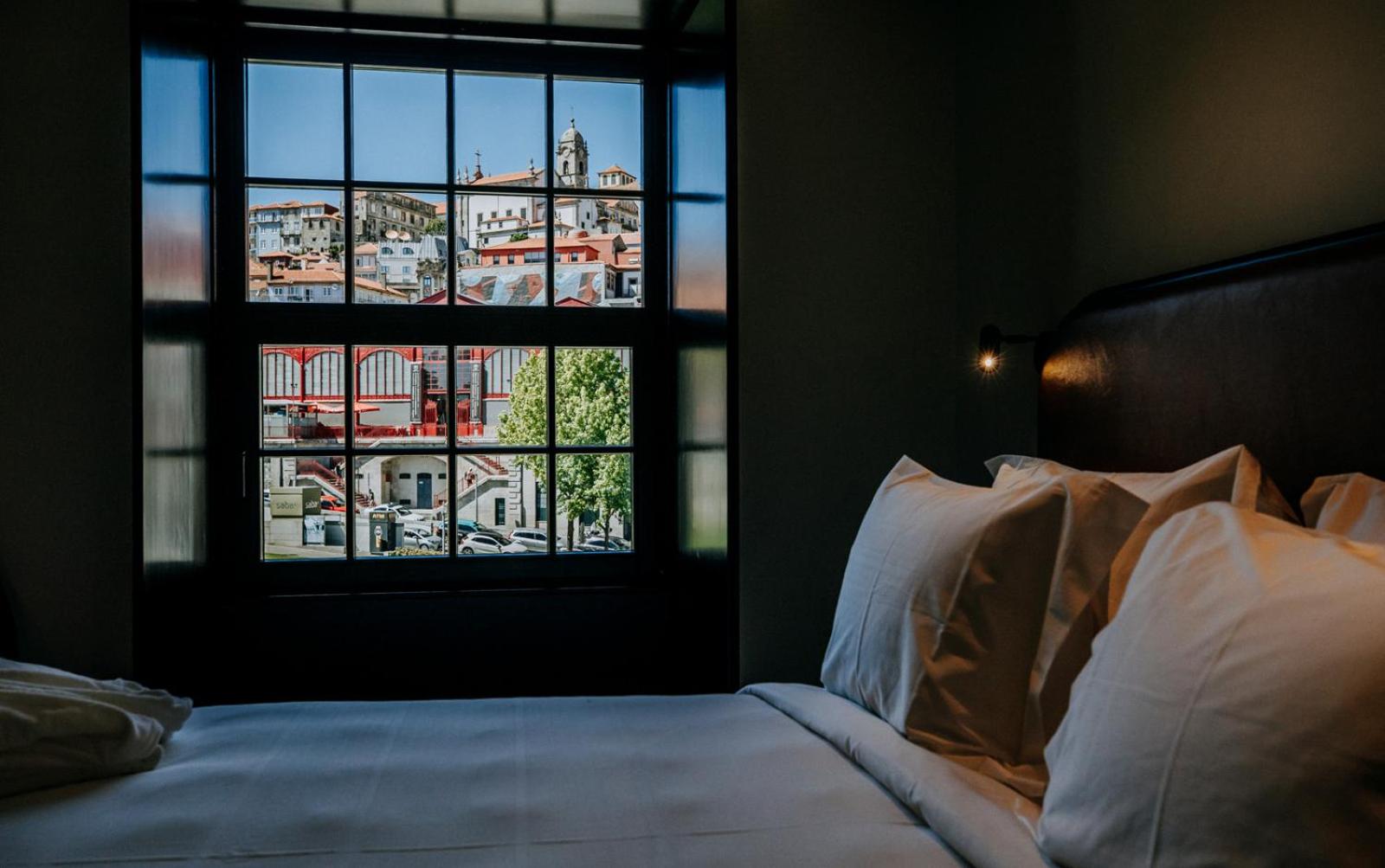 Charm Room with City View - Photo 7