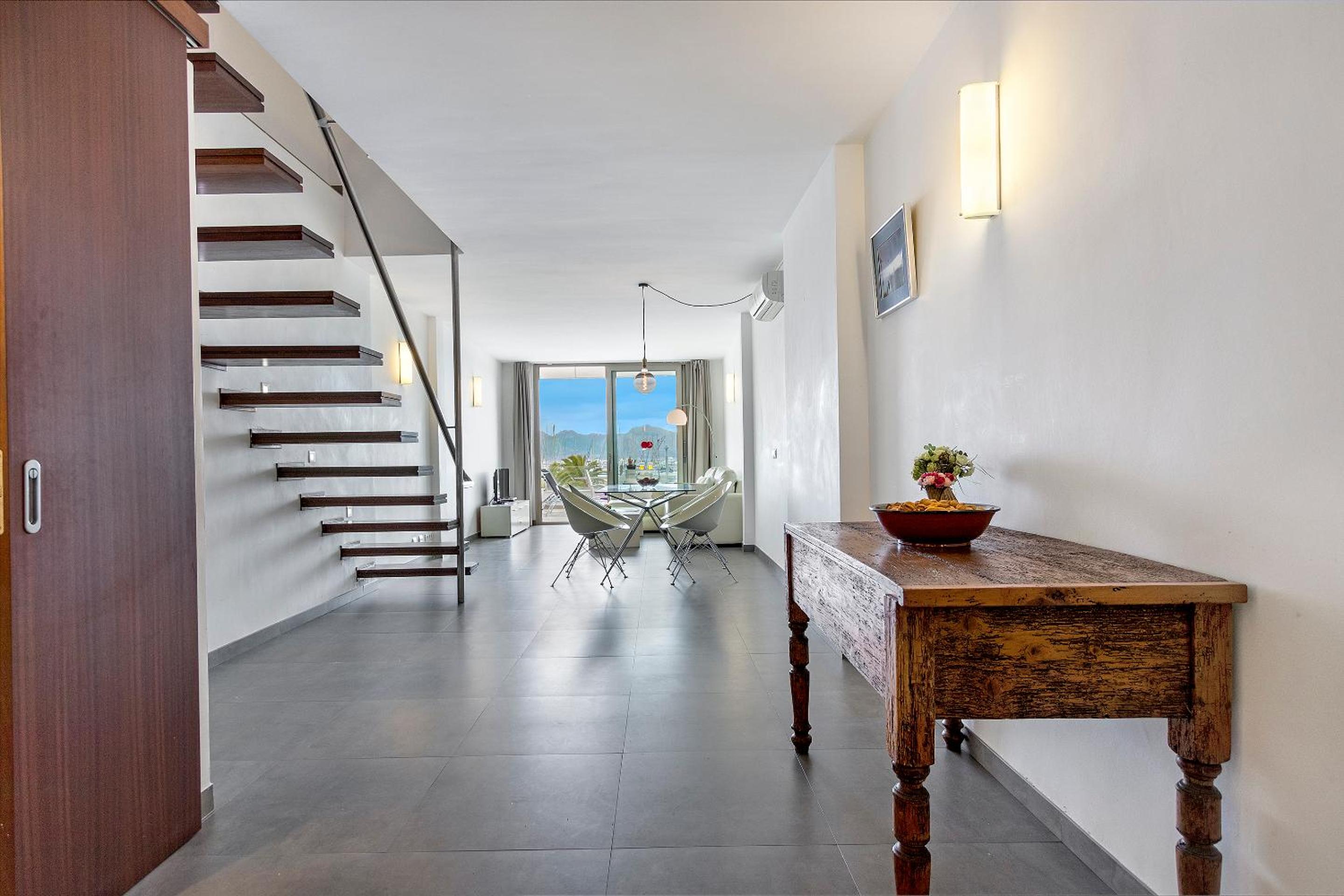 Apartment With Sea View photo 2