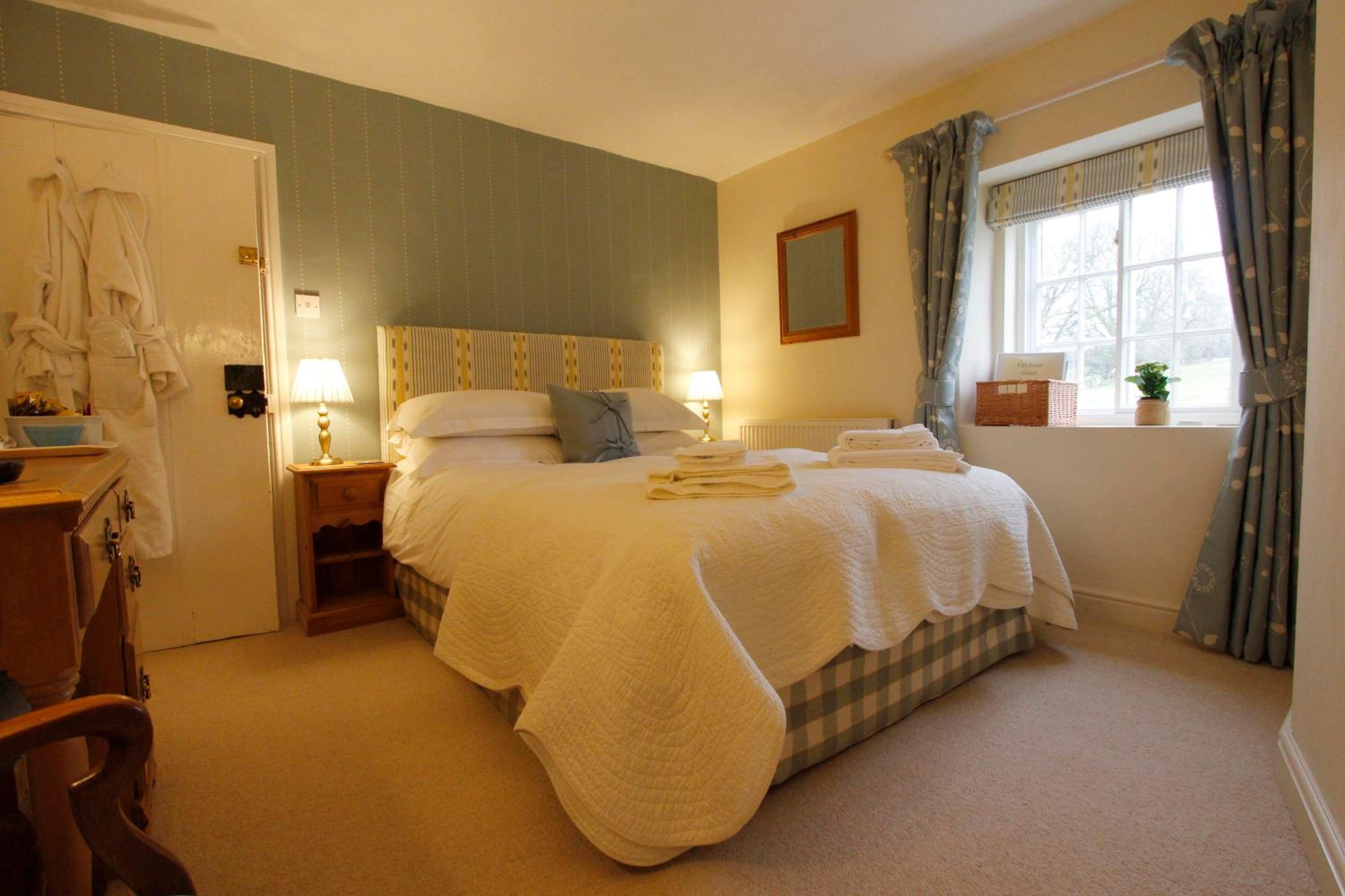 Deluxe King Room photo 1