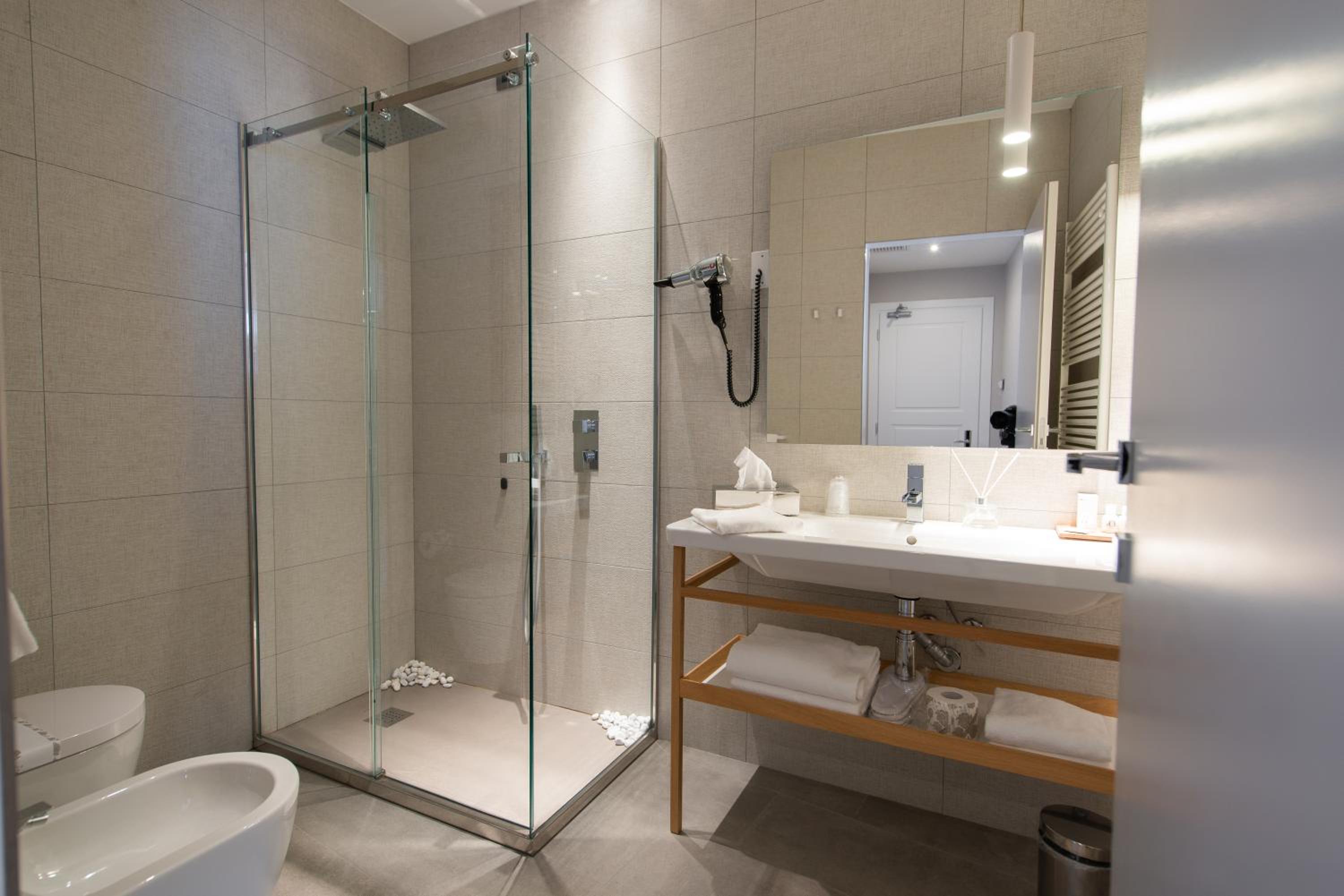 Deluxe Double Room - Photo 5