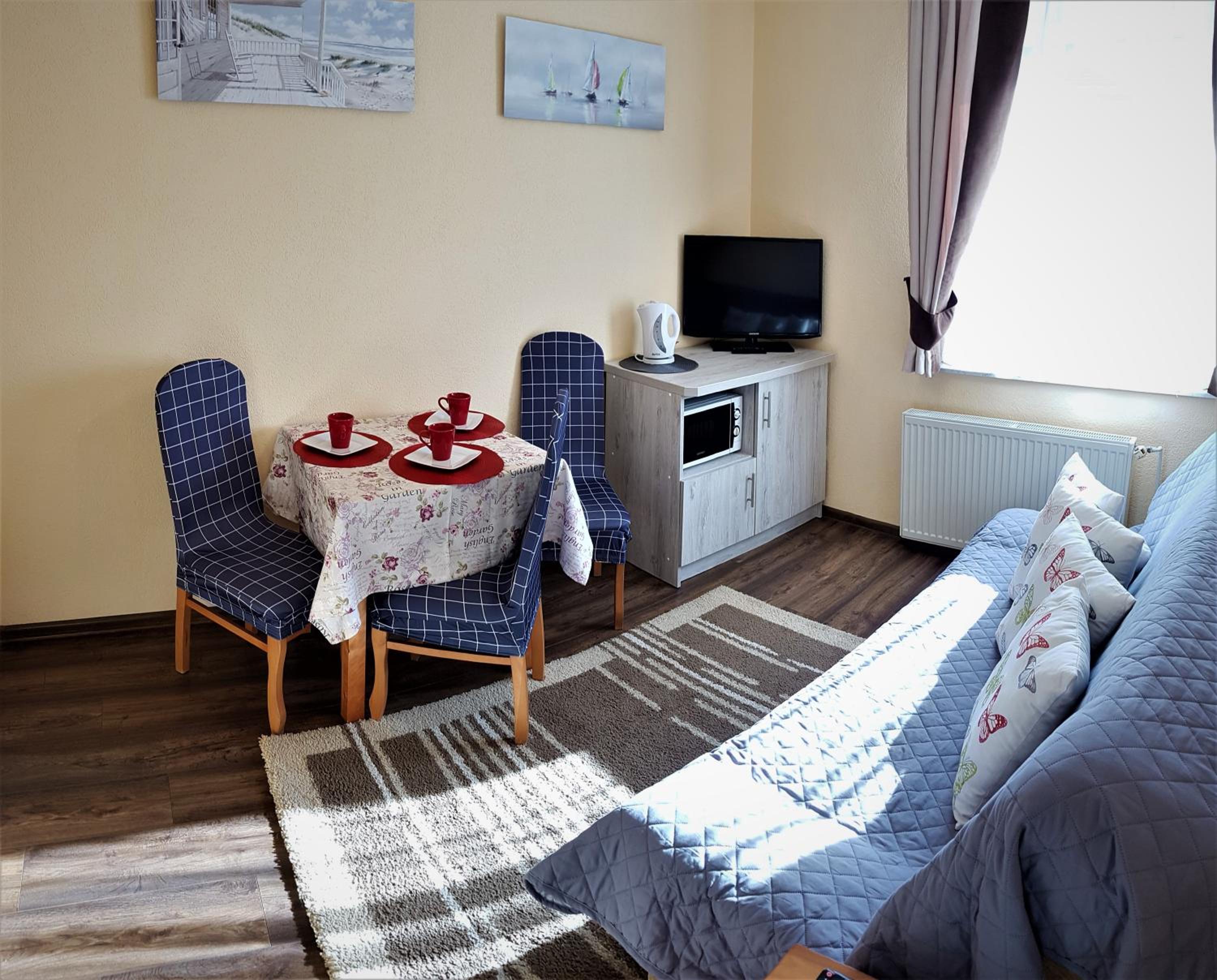 Studio (3 Adults)