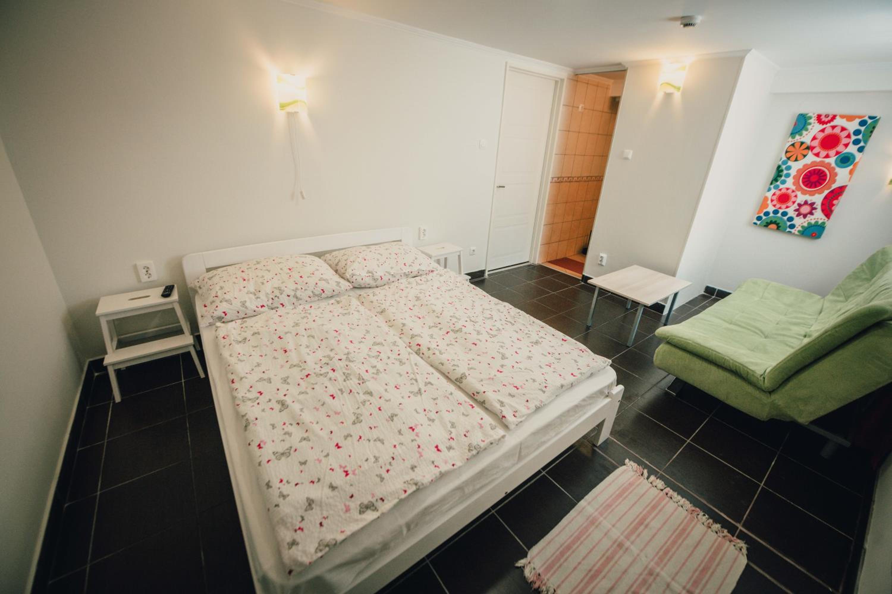 Double or Twin Room - Photo 6