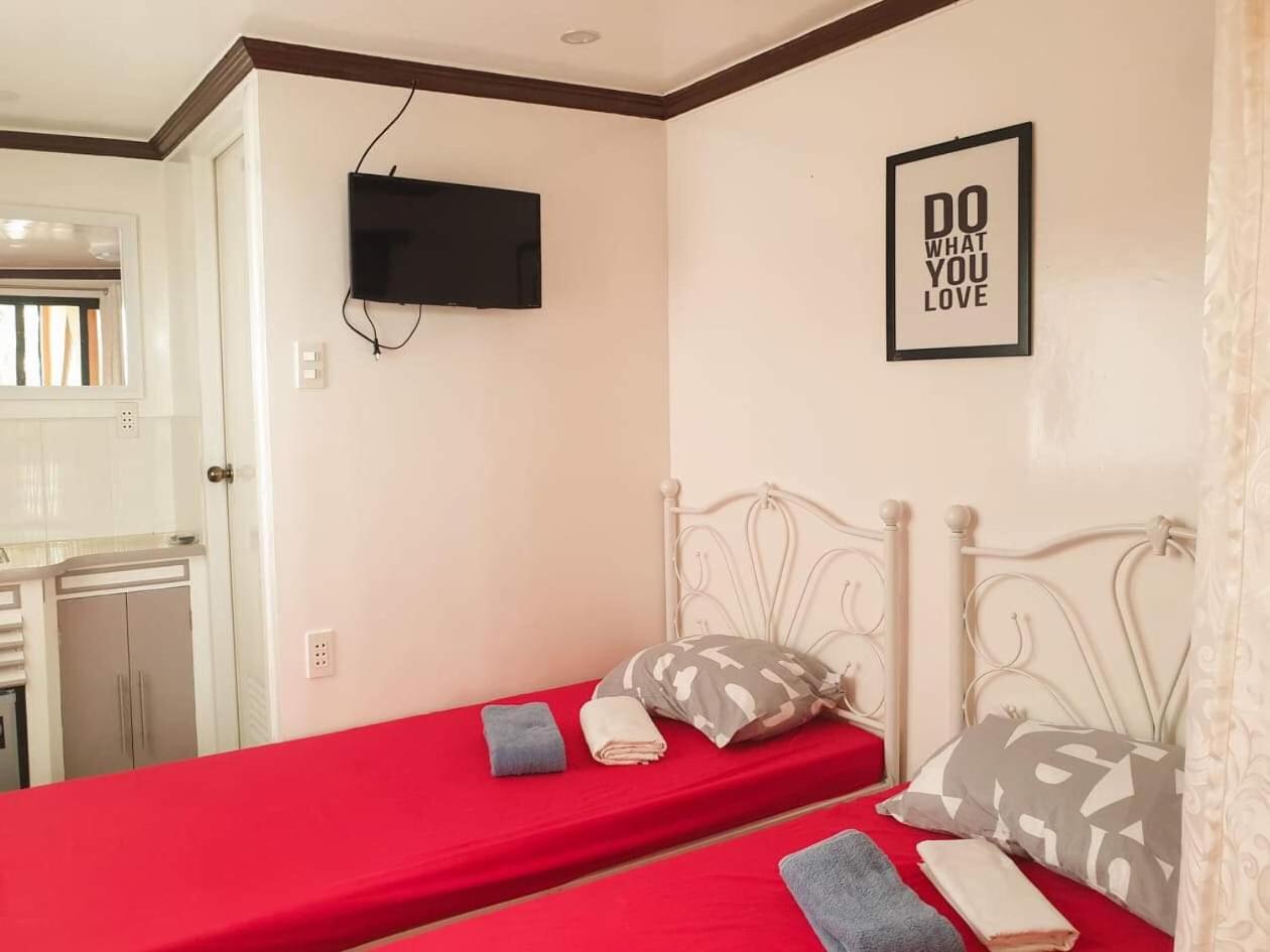 Apartment with Mountain View - Photo 9