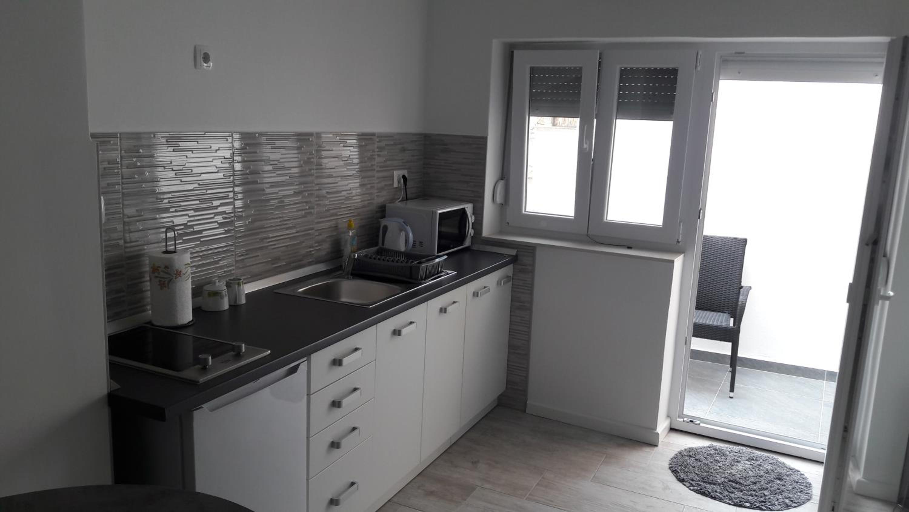 Studio Apartment - Photo 7