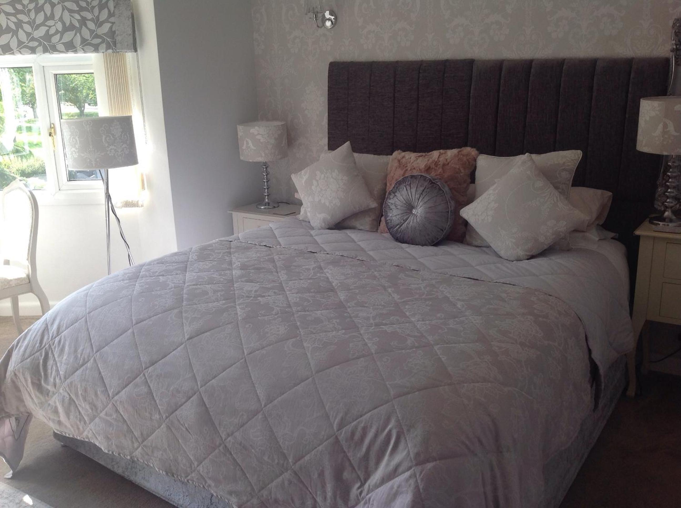 Deluxe King Room - Photo 11
