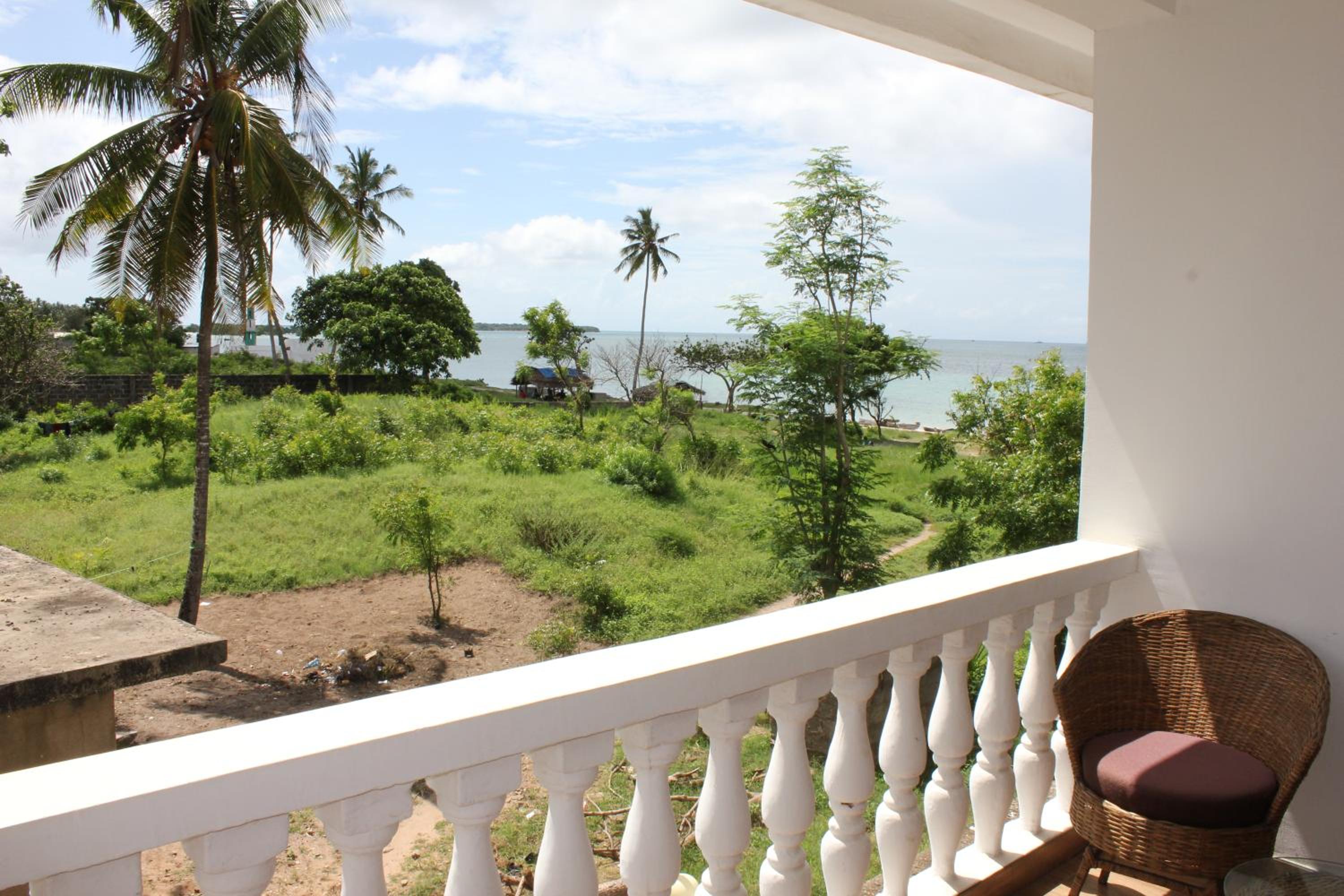 Family Room with Side Sea View photo 3