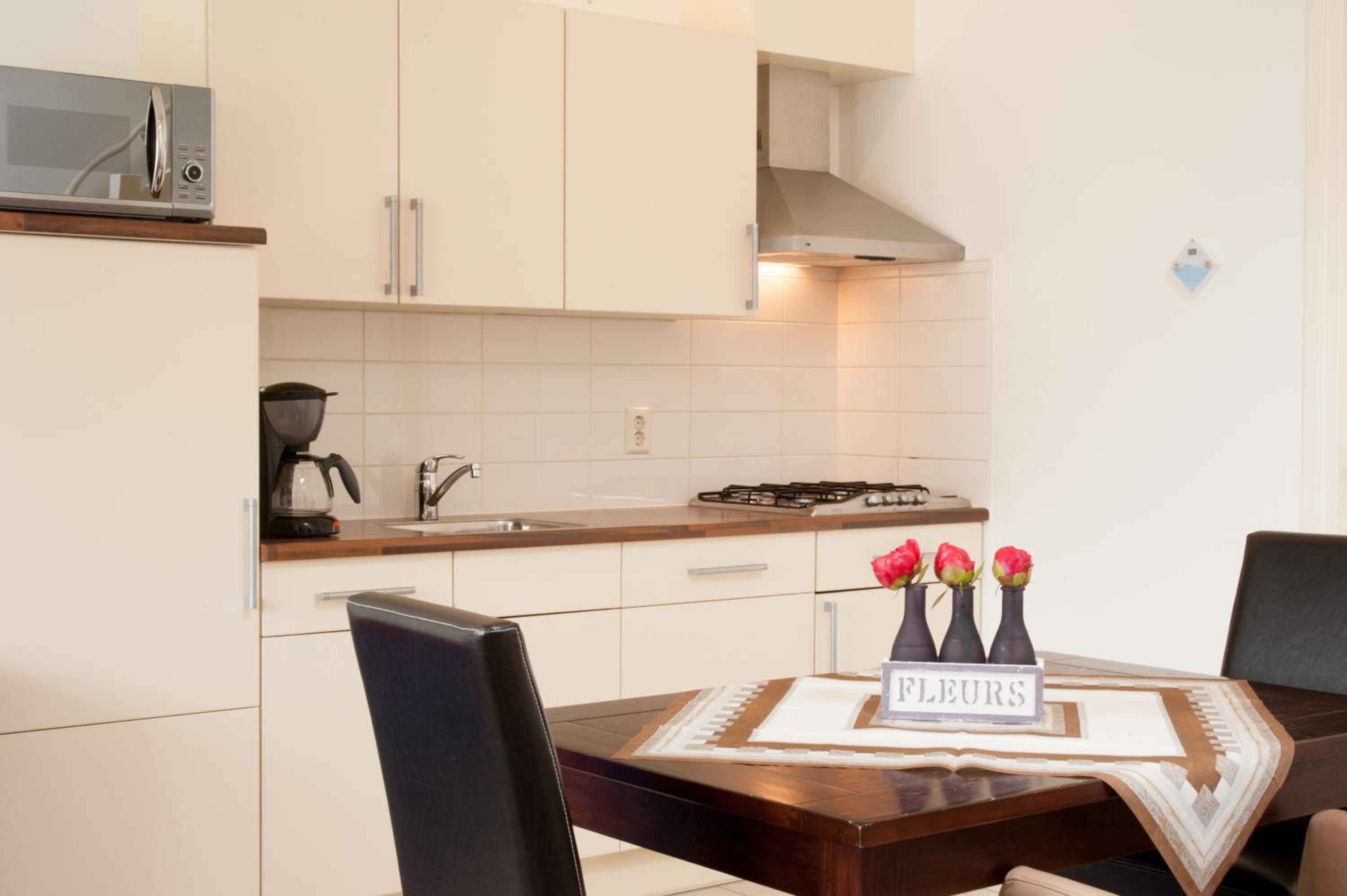 One-Bedroom Apartment 5
