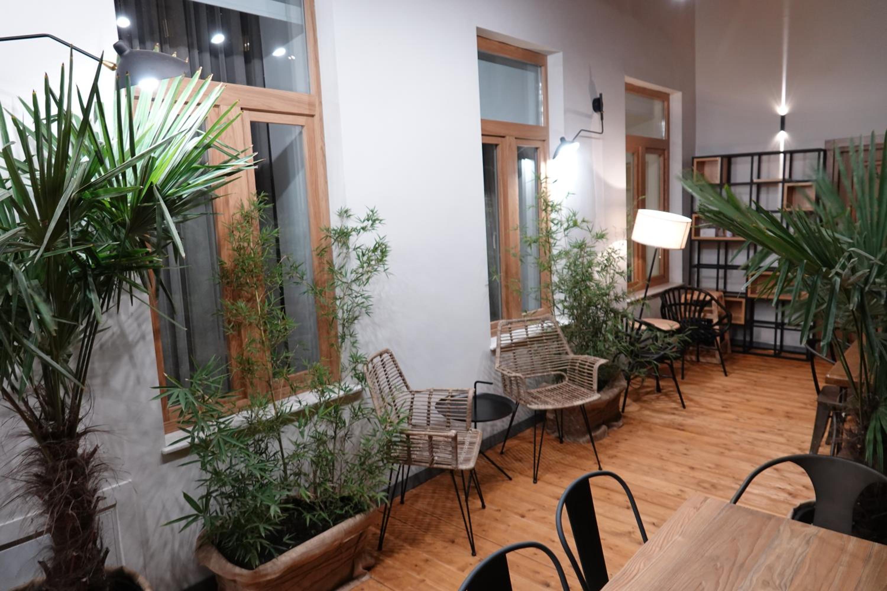 Studio - Split Level - Photo 30