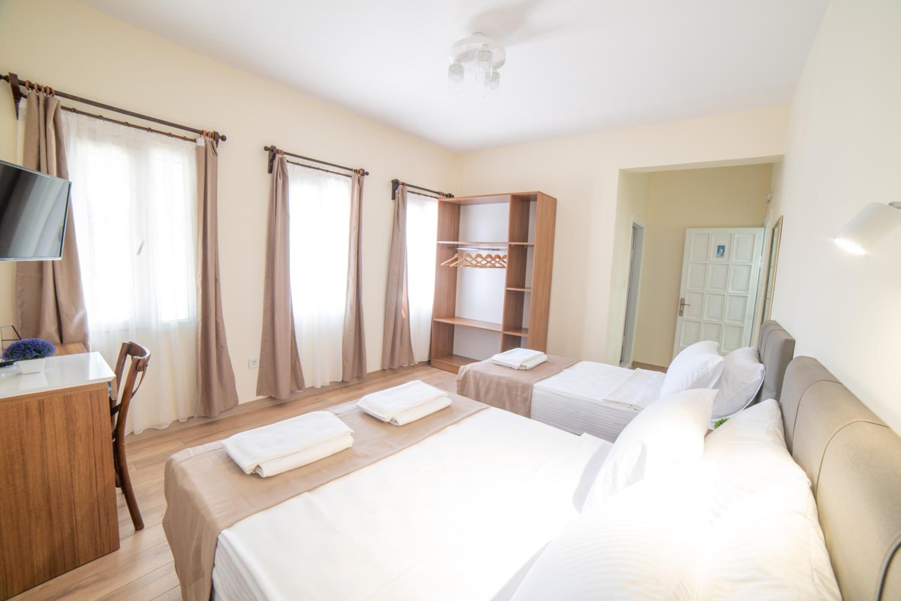 Deluxe Double or Twin Room photo 1