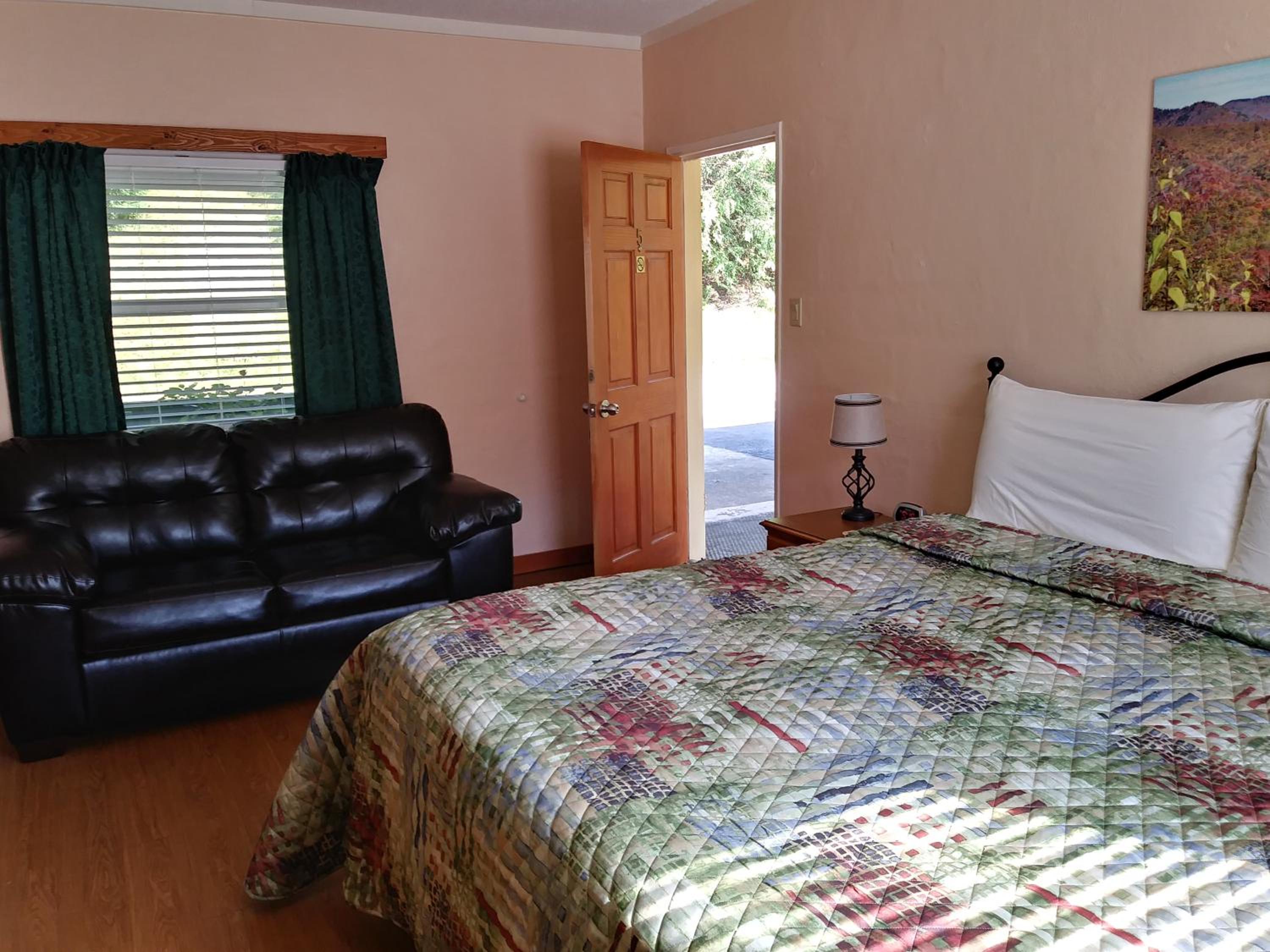 King Room - River View