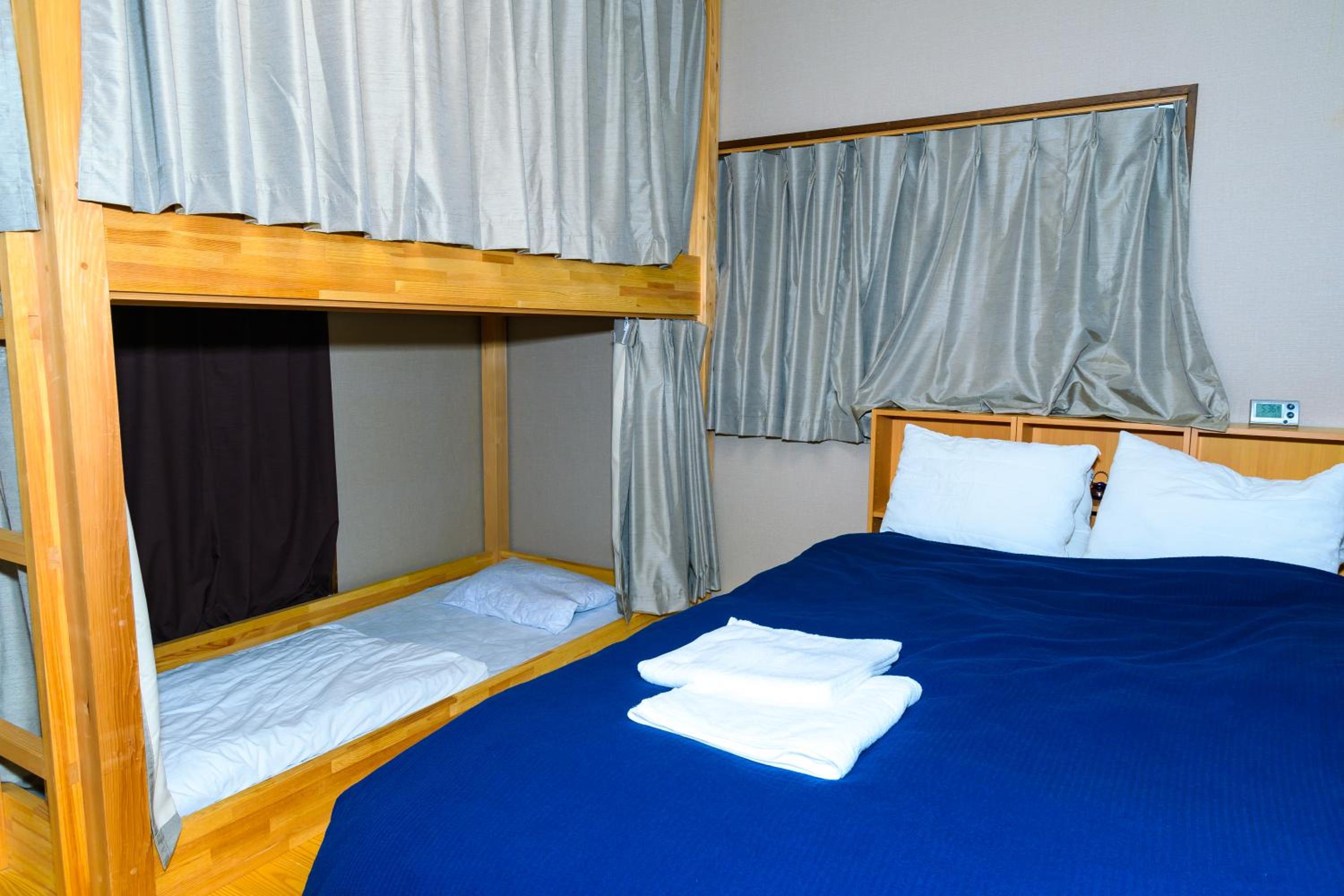 Economy Quadruple Room with Shared Bathroom photo 1