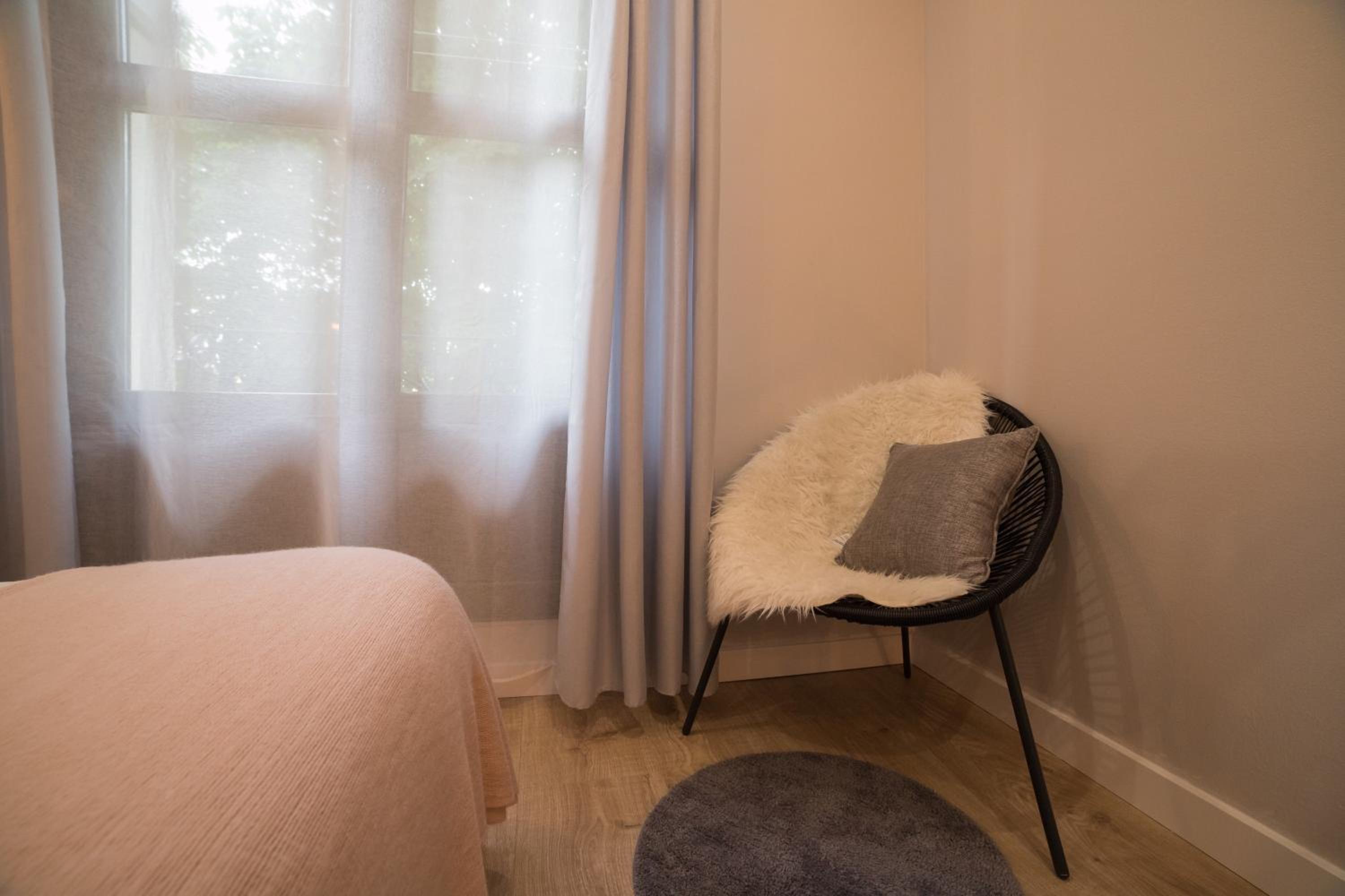 One-Bedroom Apartment photo 3