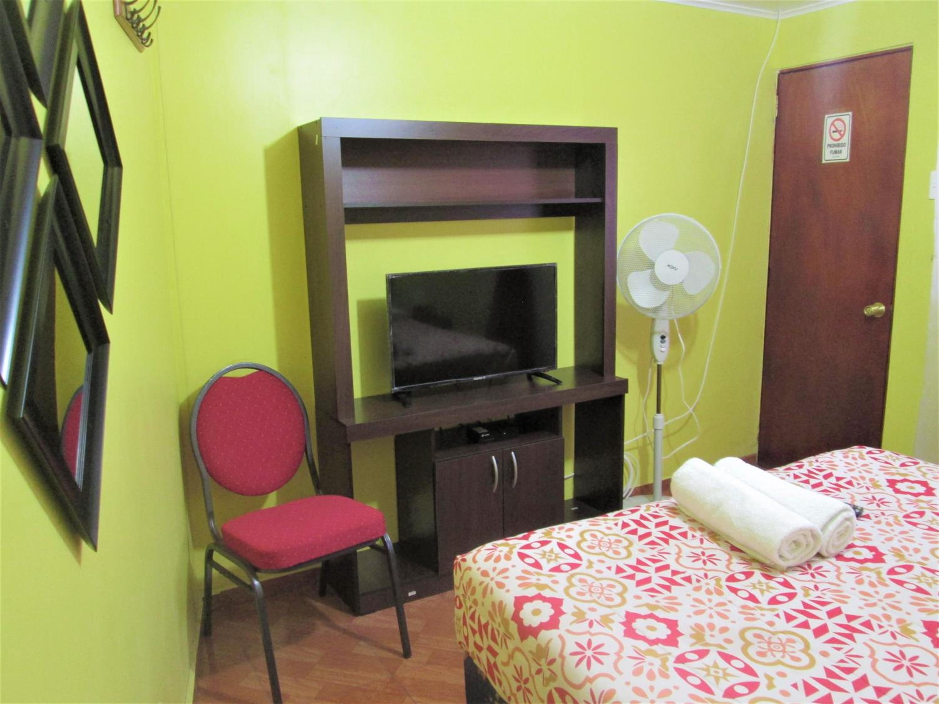 Double Room with Shared Bathroom photo 3