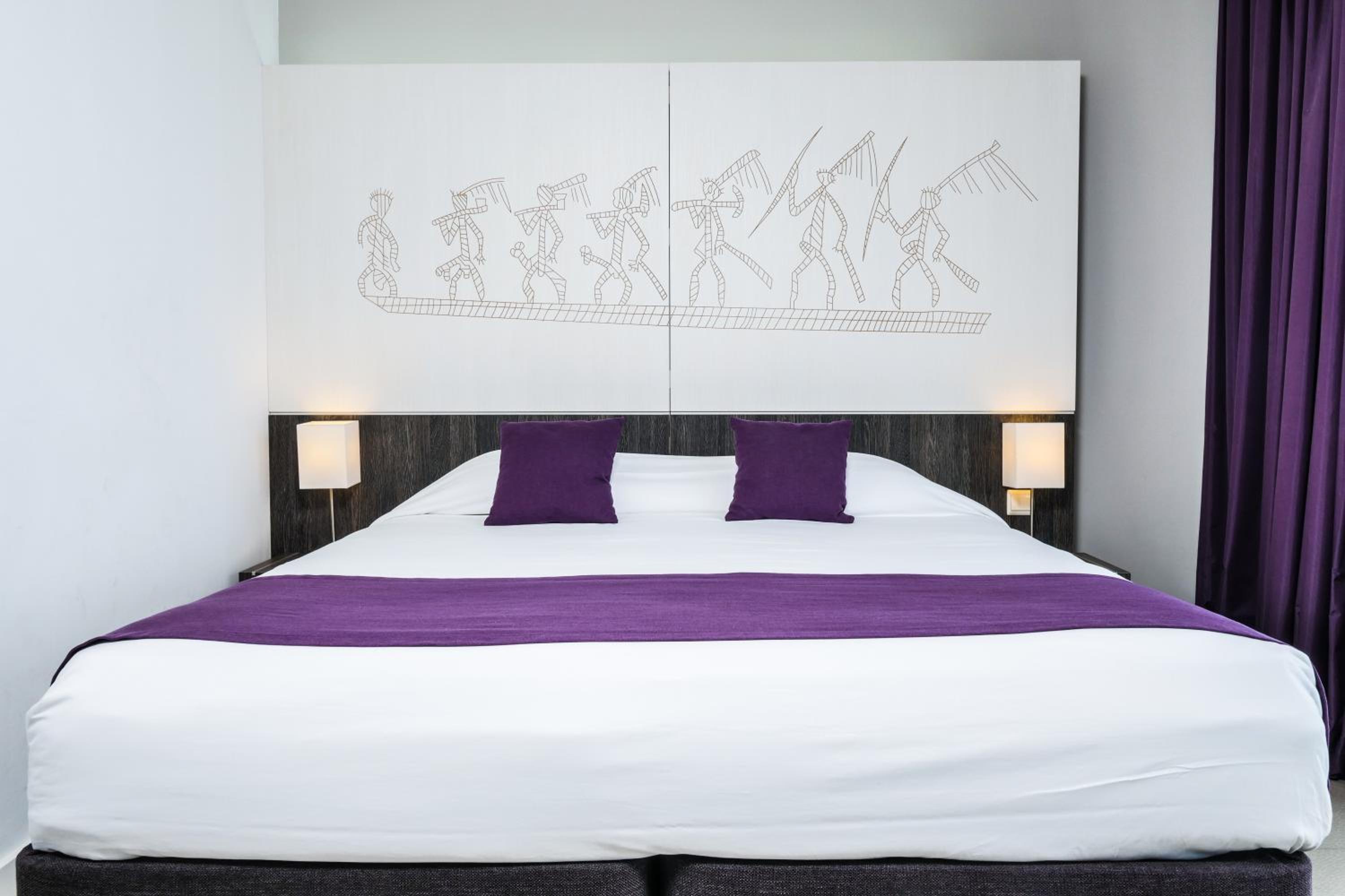 Bed & Sleeping Area
