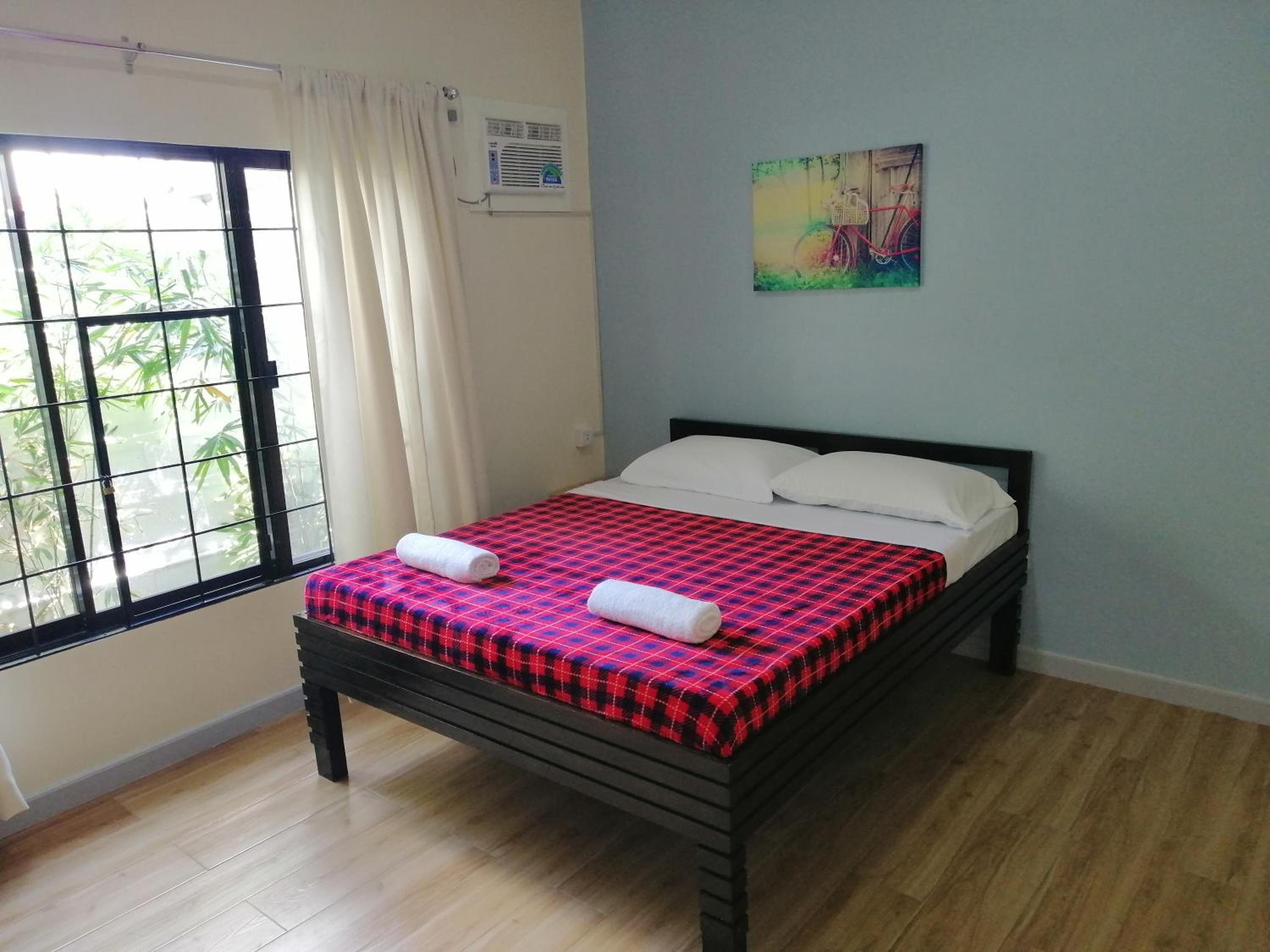 Two-Bedroom House - Photo 1