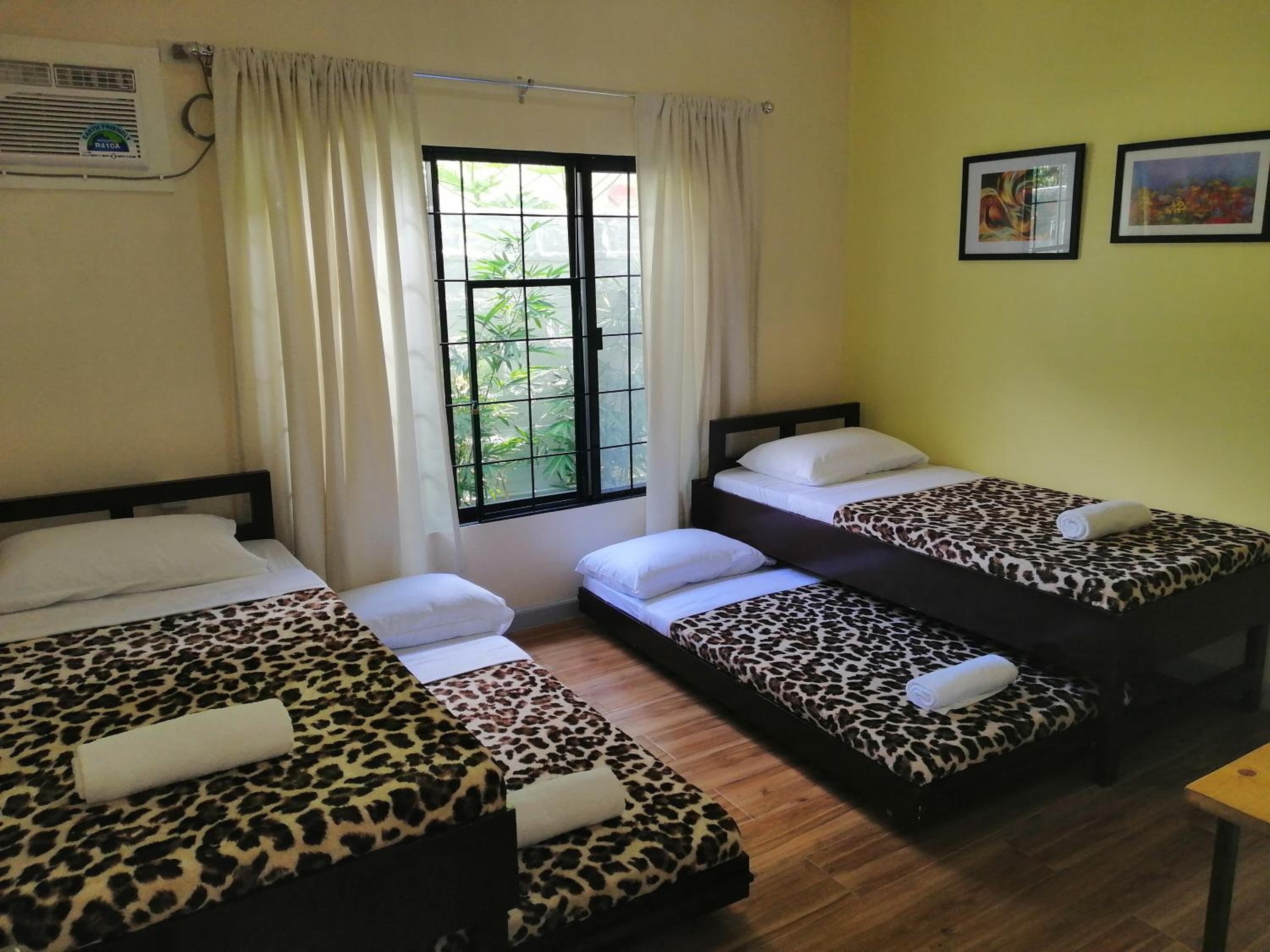 Two-Bedroom House - Photo 8