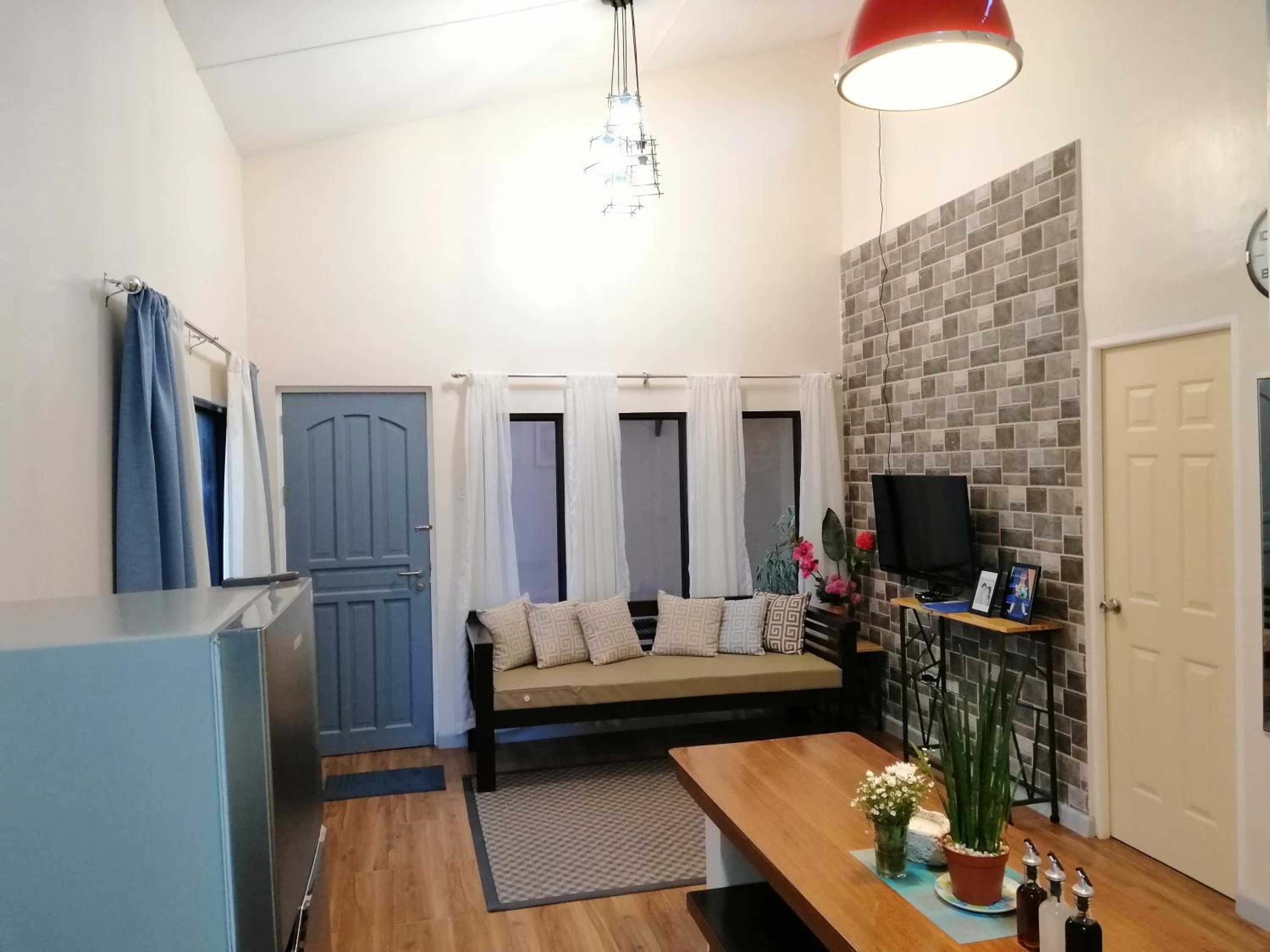 Two-Bedroom House - Photo 12