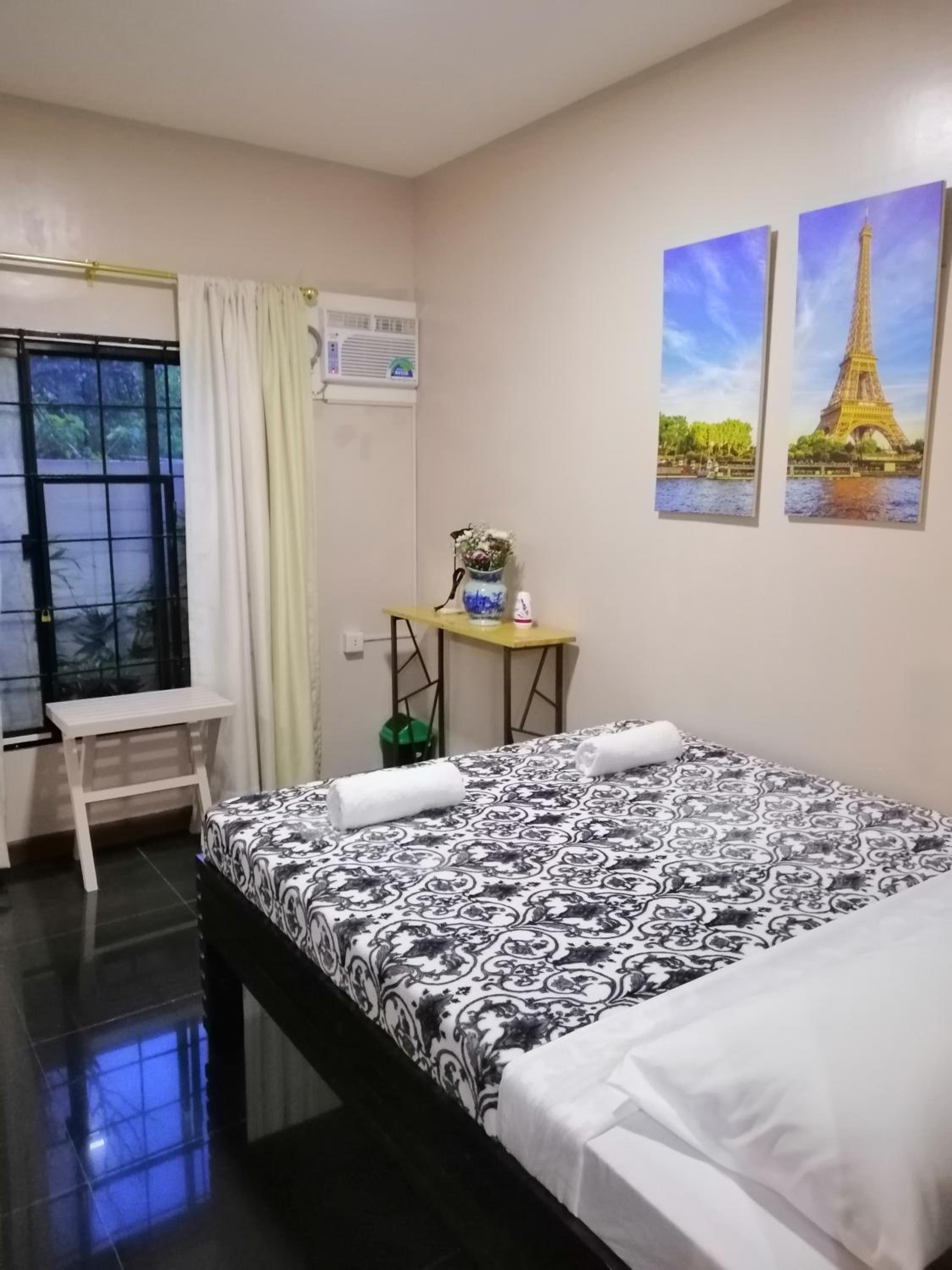 Three-Bedroom House - Photo 1