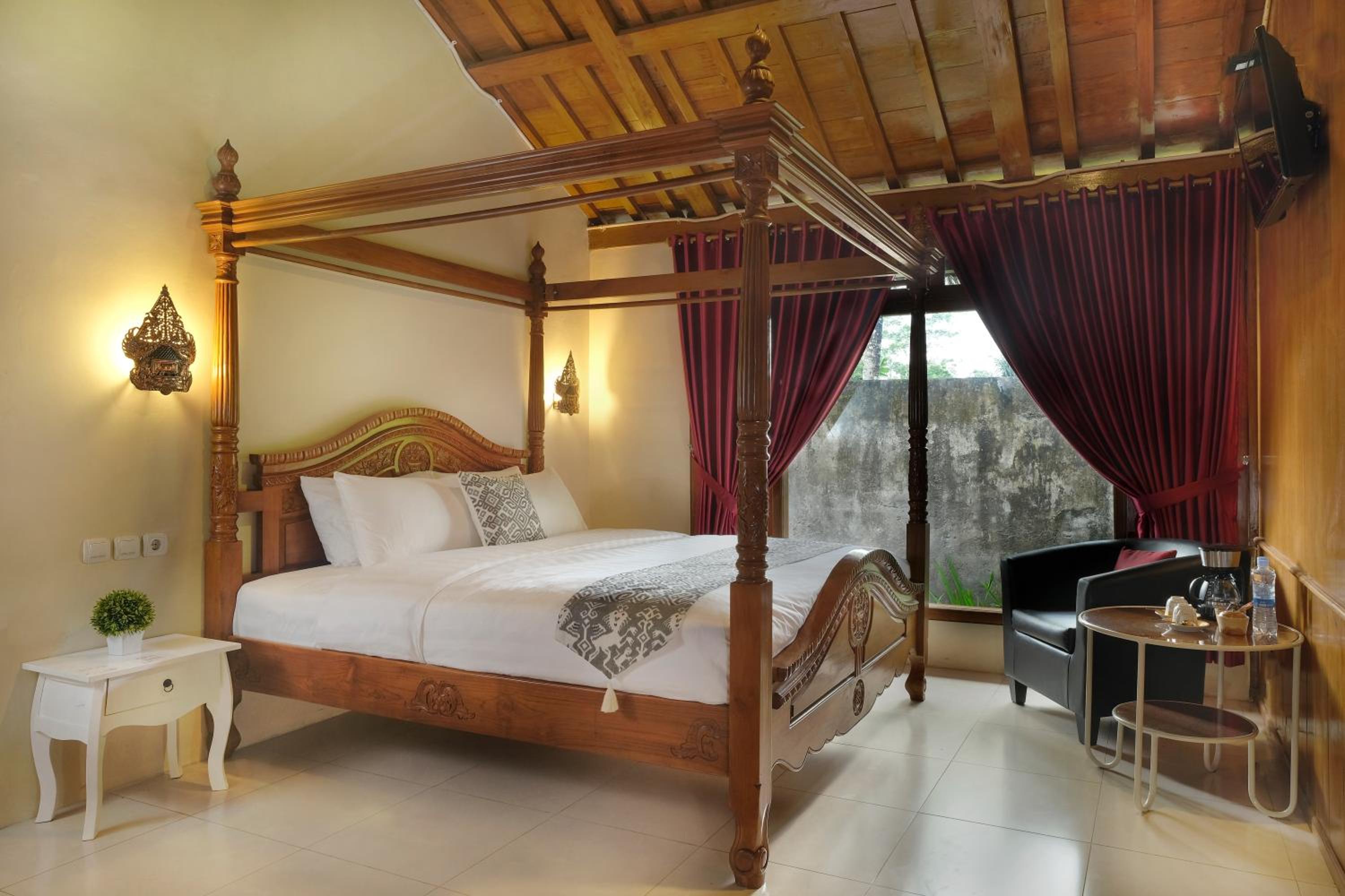 Deluxe Suite - Photo 6