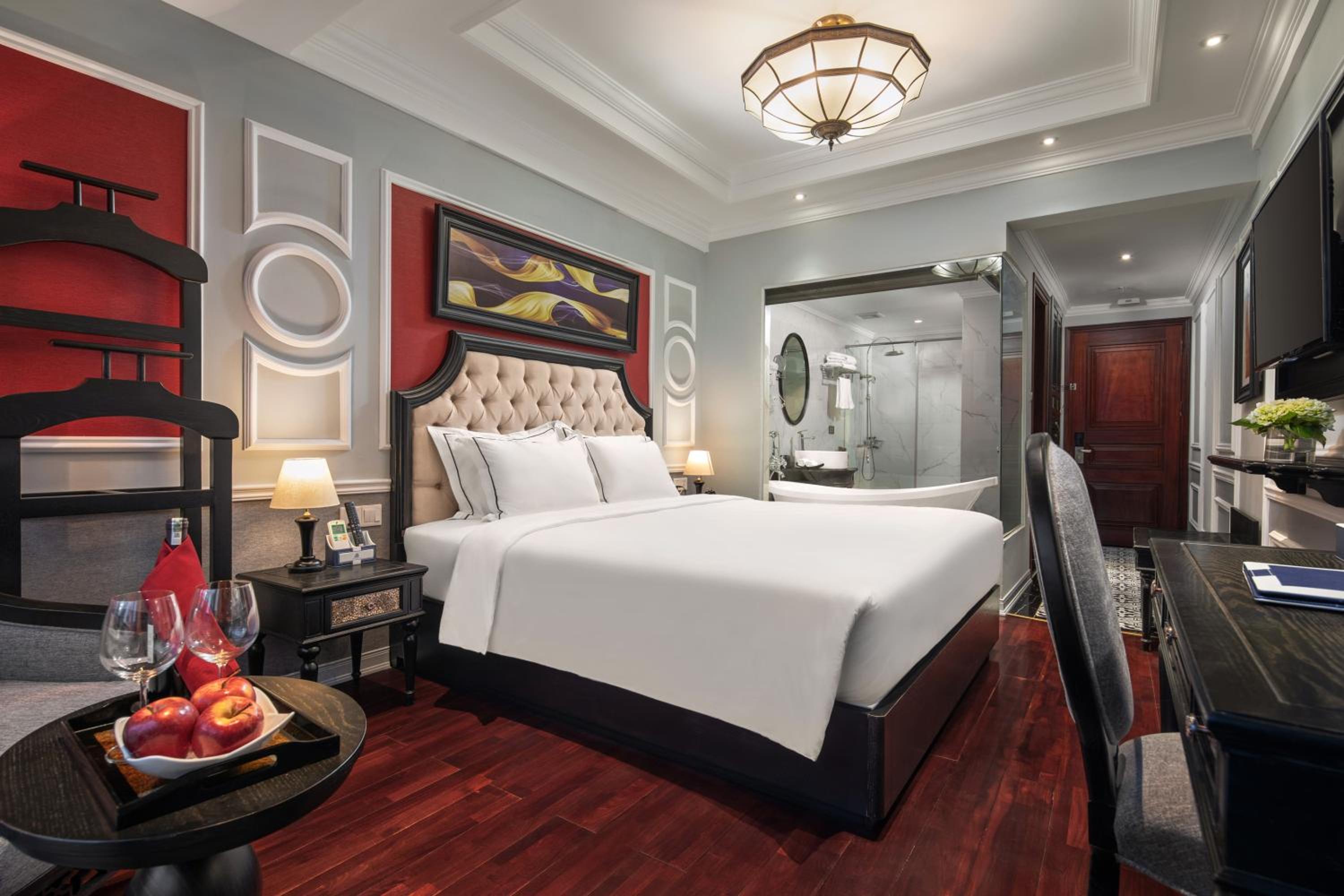 Executive Suite - Photo 3