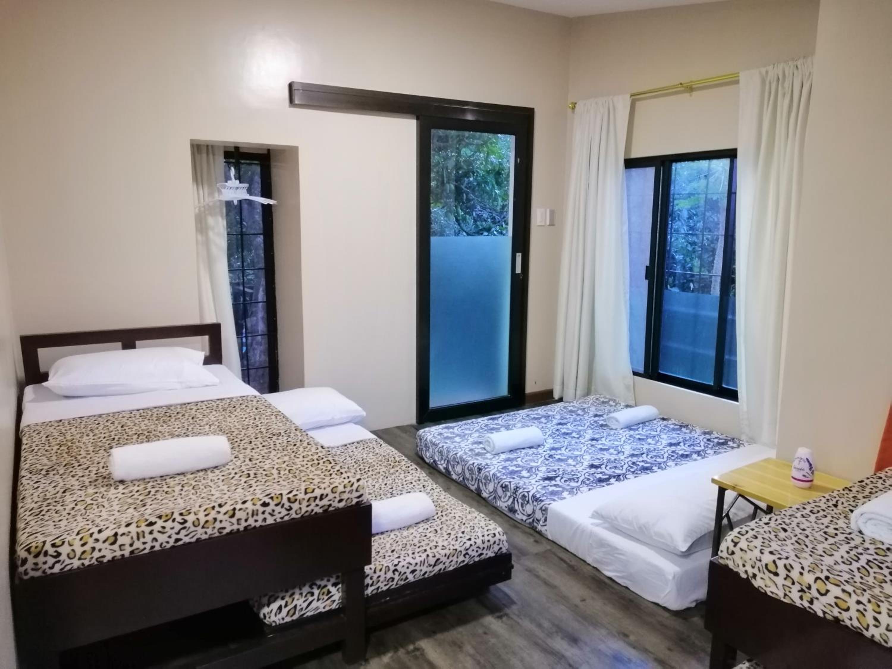 Three-Bedroom House - Photo 10