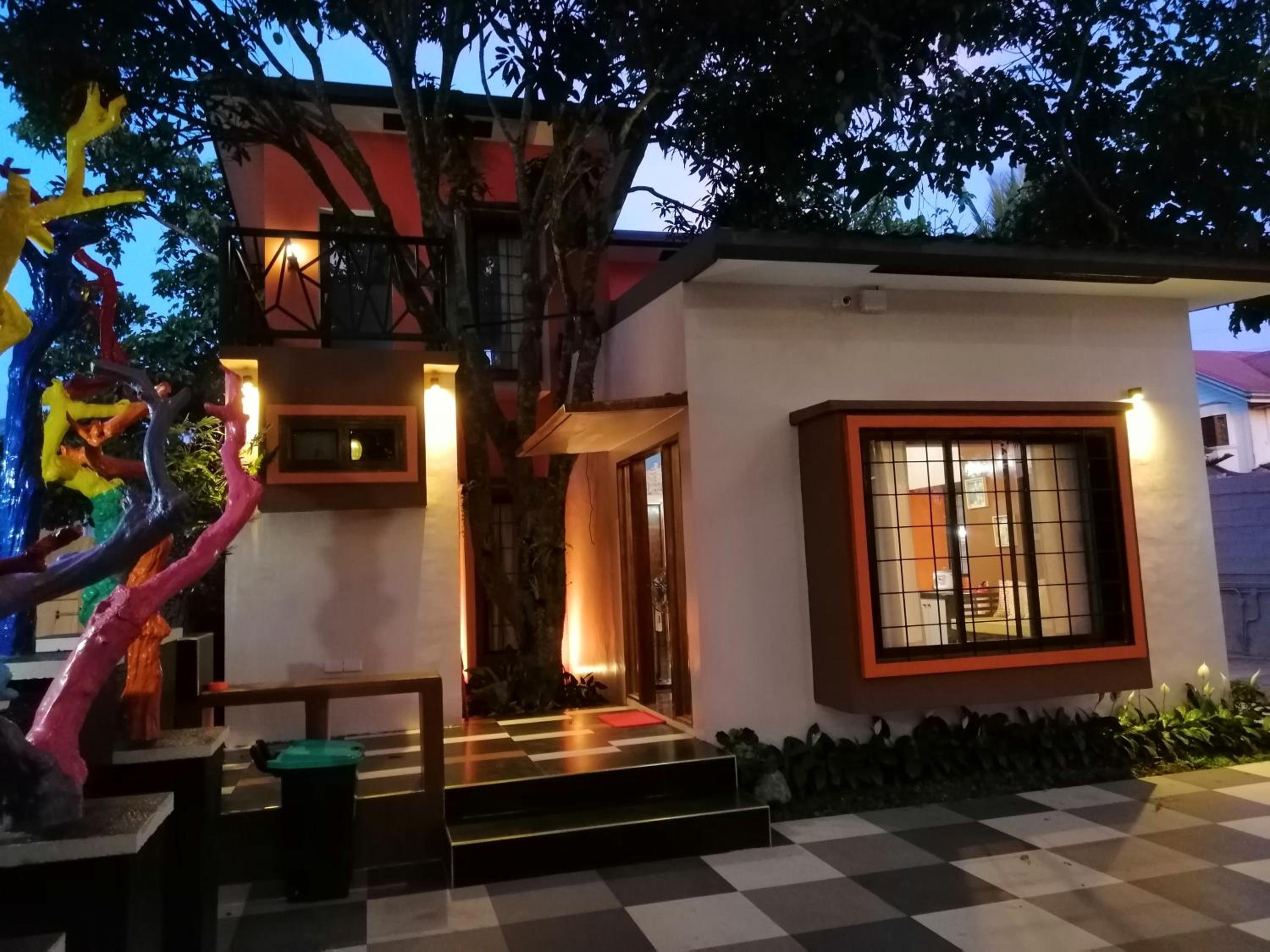 Three-Bedroom House - Photo 18