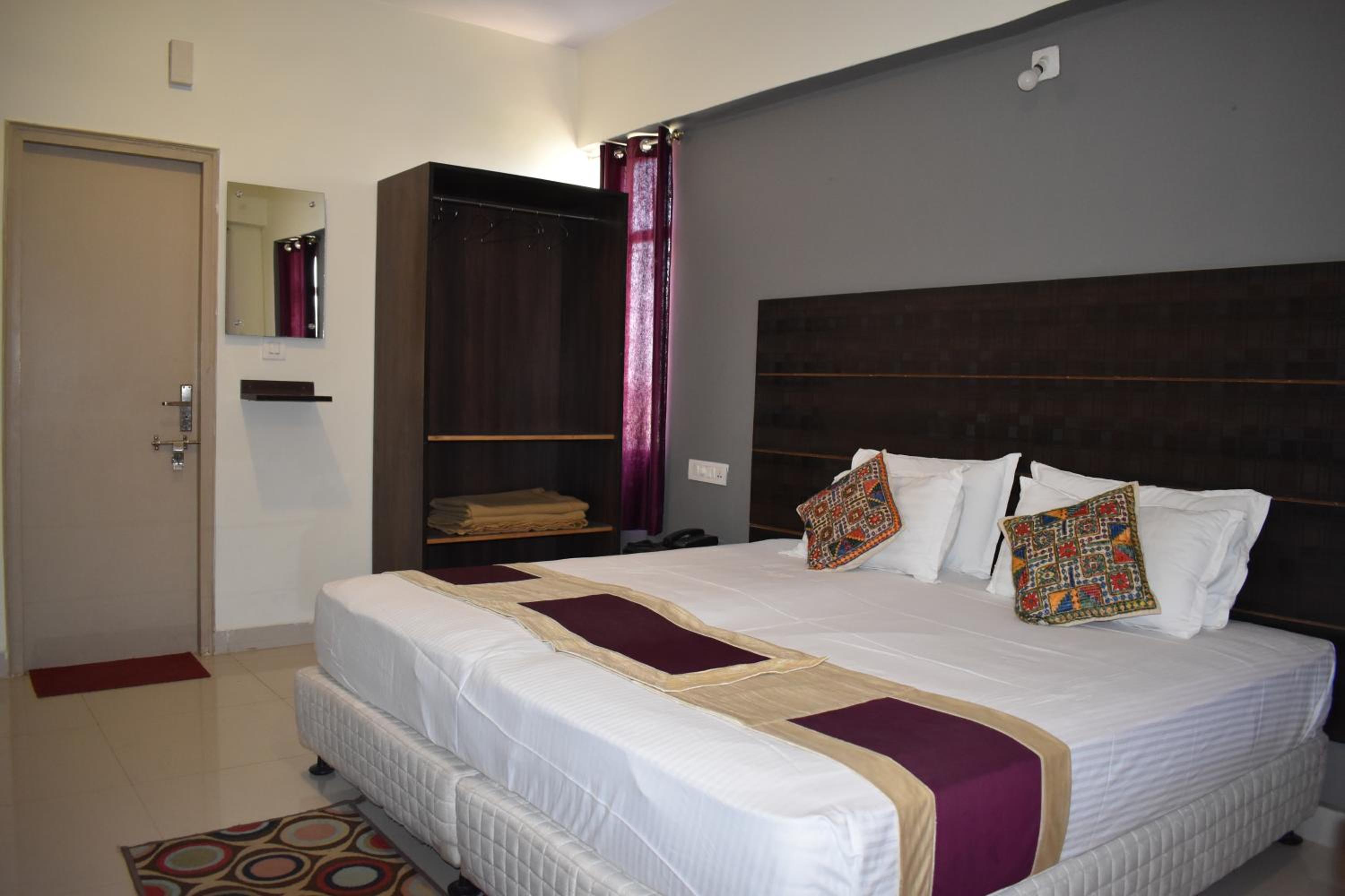 Deluxe Twin Room photo 3